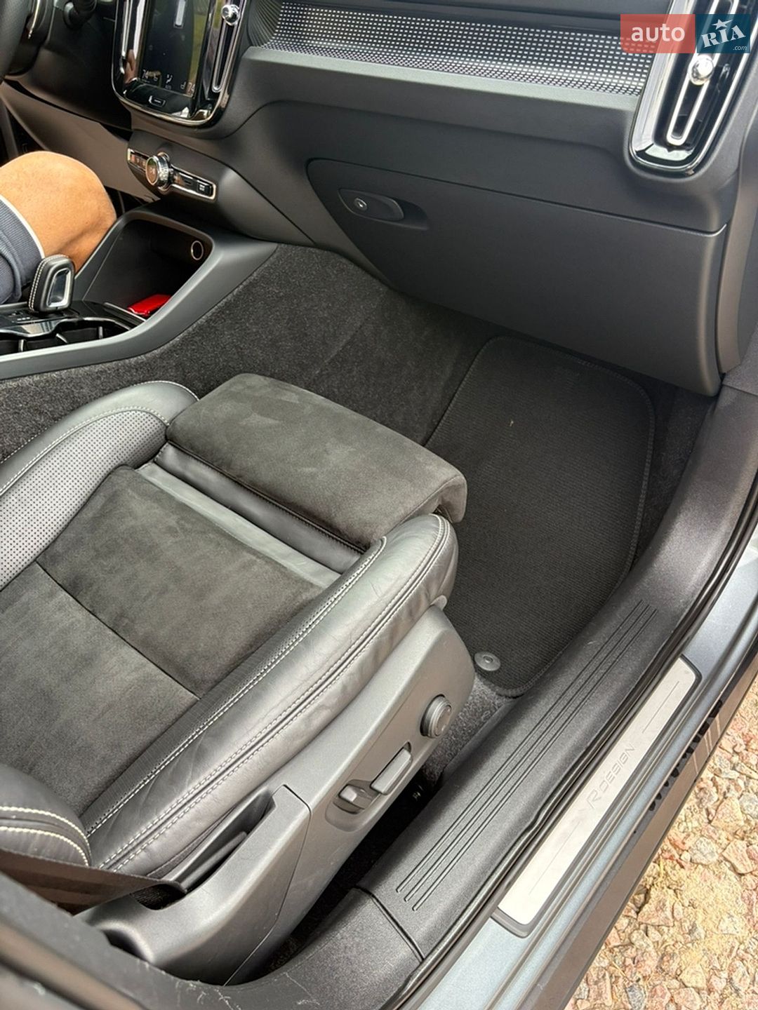 Volvo Xc40 2018 VIN YV4AC2HM6K2045723 фото оголошення 16 з 25
