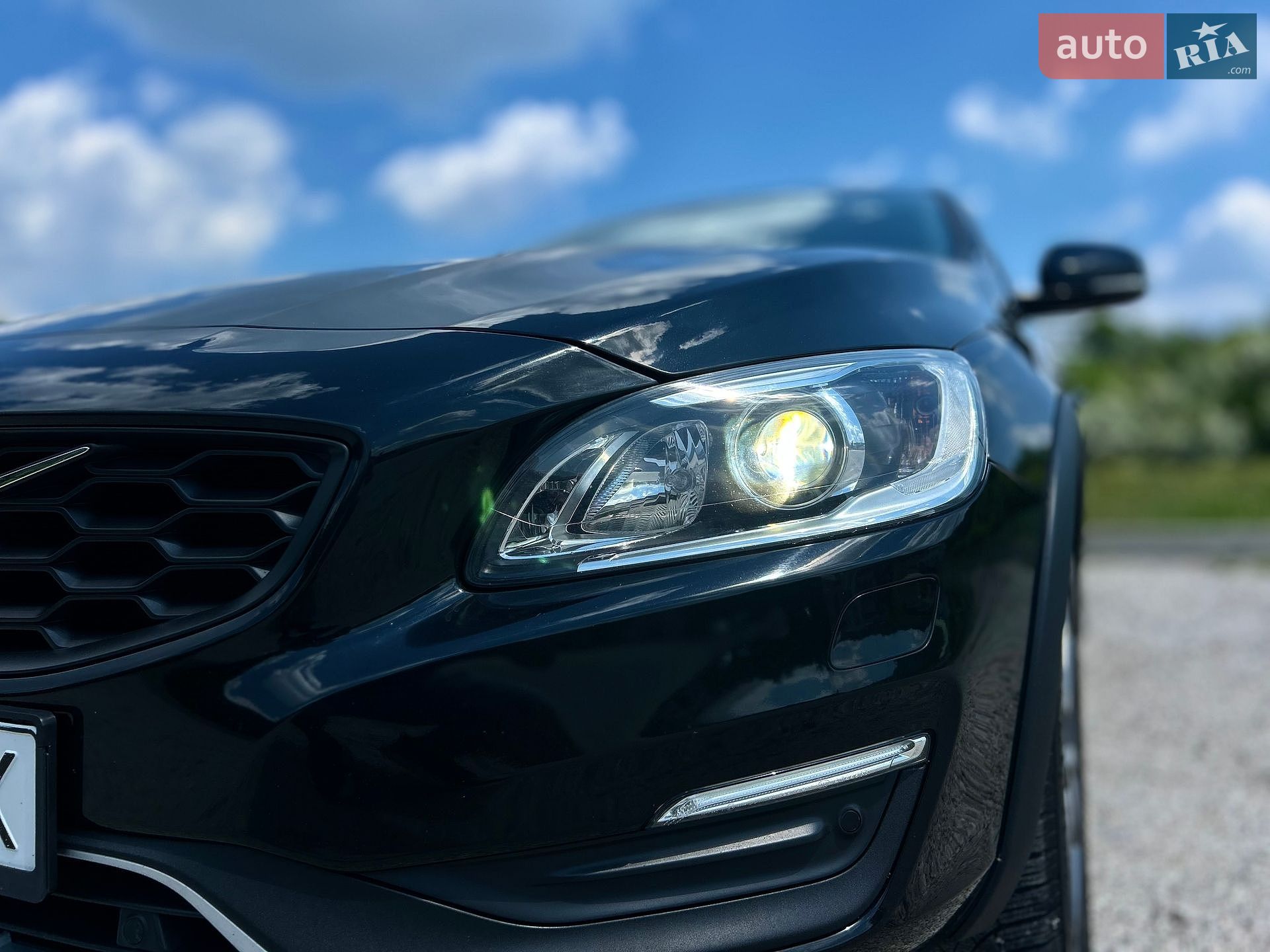 Volvo V60 Cross Country 2017 VIN YV1FZA5C6H1038157 фото оголошення 3 з 4