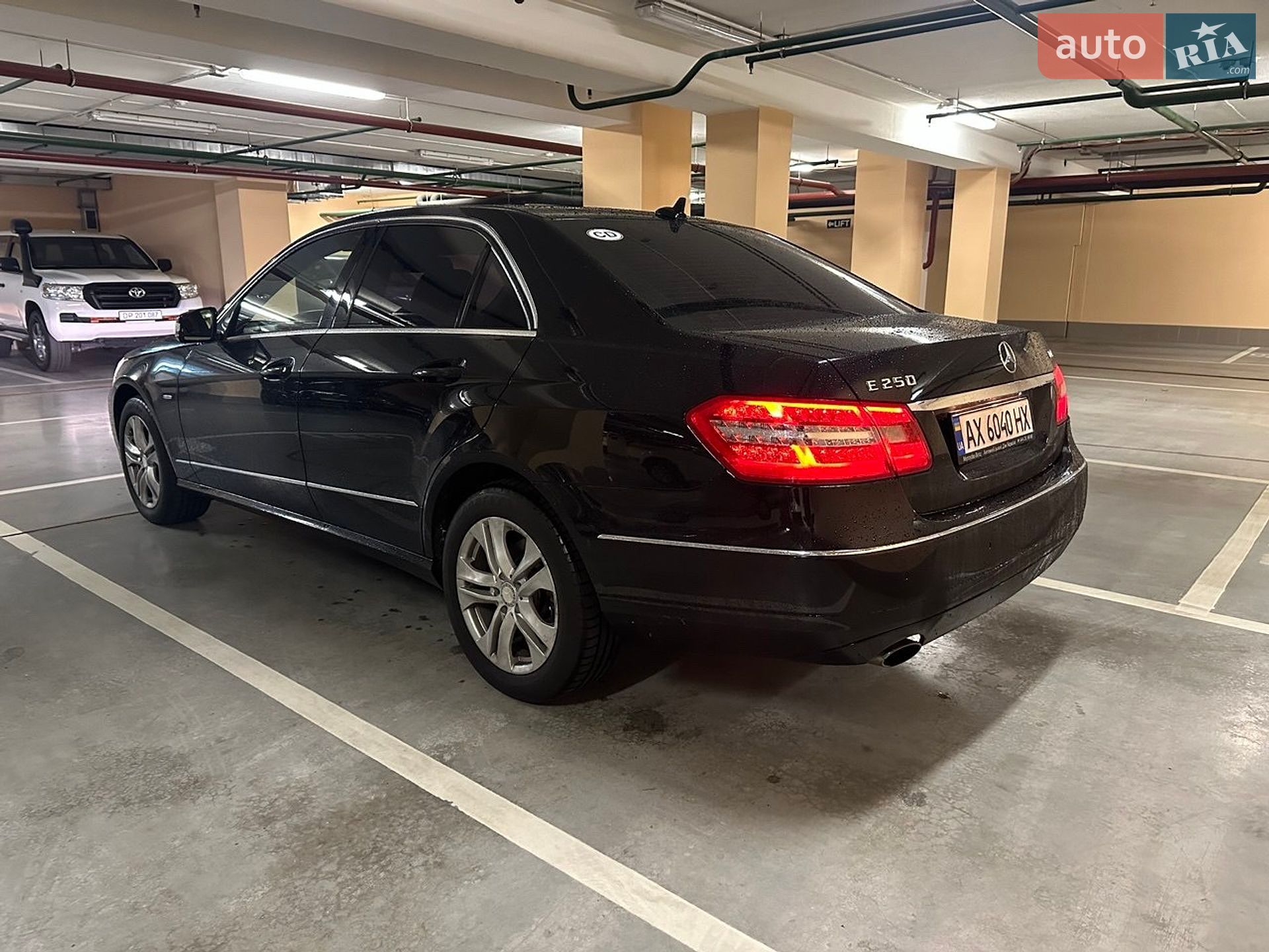 Mercedes-Benz E-Class 2010 VIN WDD2120471A337569 фото оголошення 4 з 12
