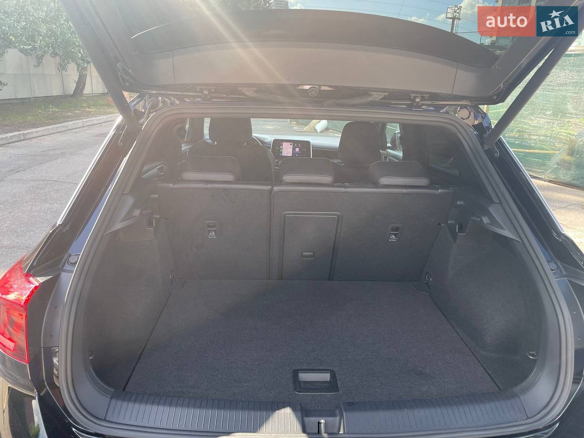 Volkswagen T-Roc 2022 VIN WVGZZZA1ZNV093121 фото оголошення 7 з 15