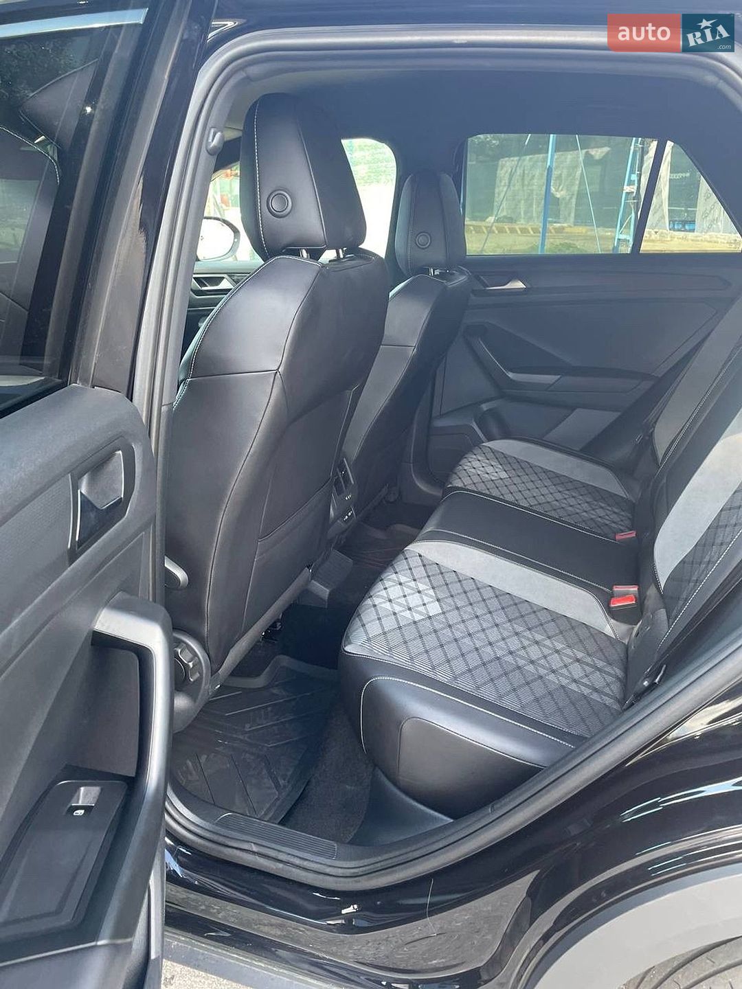 Volkswagen T-Roc 2022 VIN WVGZZZA1ZNV093121 фото оголошення 9 з 15