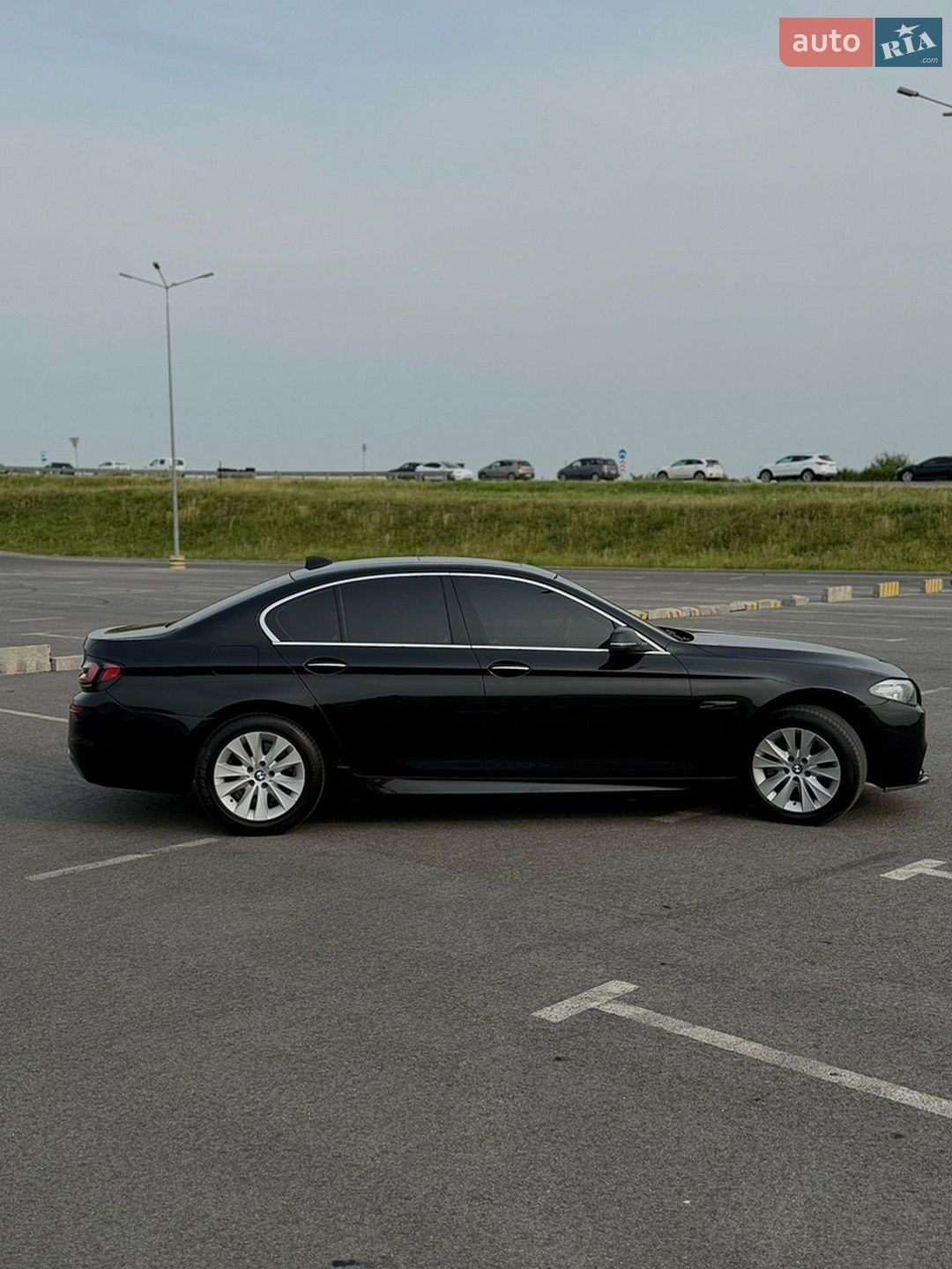 BMW 5 Series 2015 VIN WBA5A5C54FD523091 фото оголошення 2 з 13