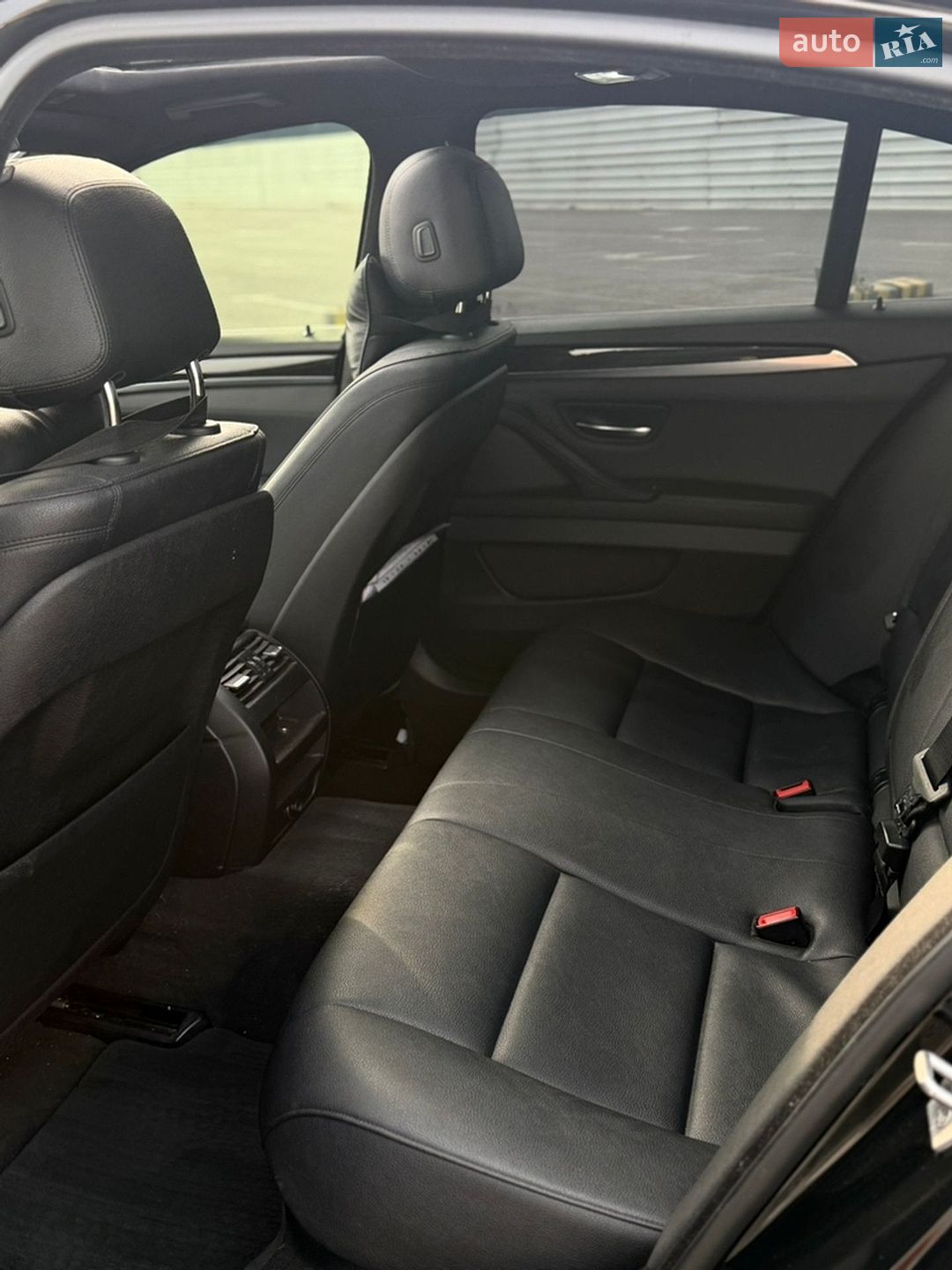 BMW 5 Series 2015 VIN WBA5A5C54FD523091 фото оголошення 10 з 13