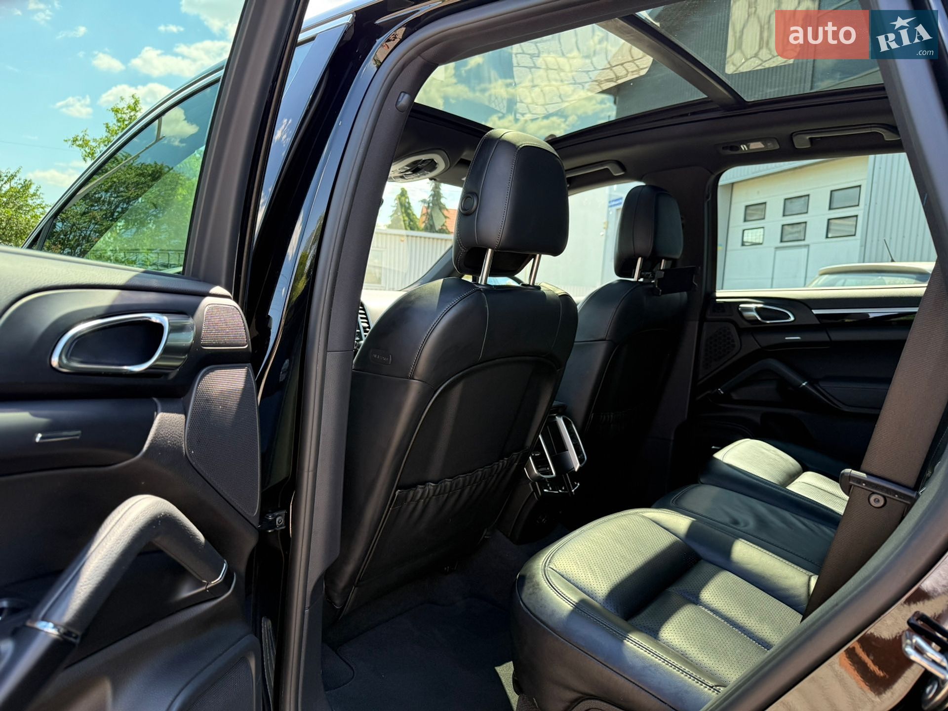 Porsche Cayenne 2015 VIN WP1AA2A22GLA06452 фото оголошення 23 з 44