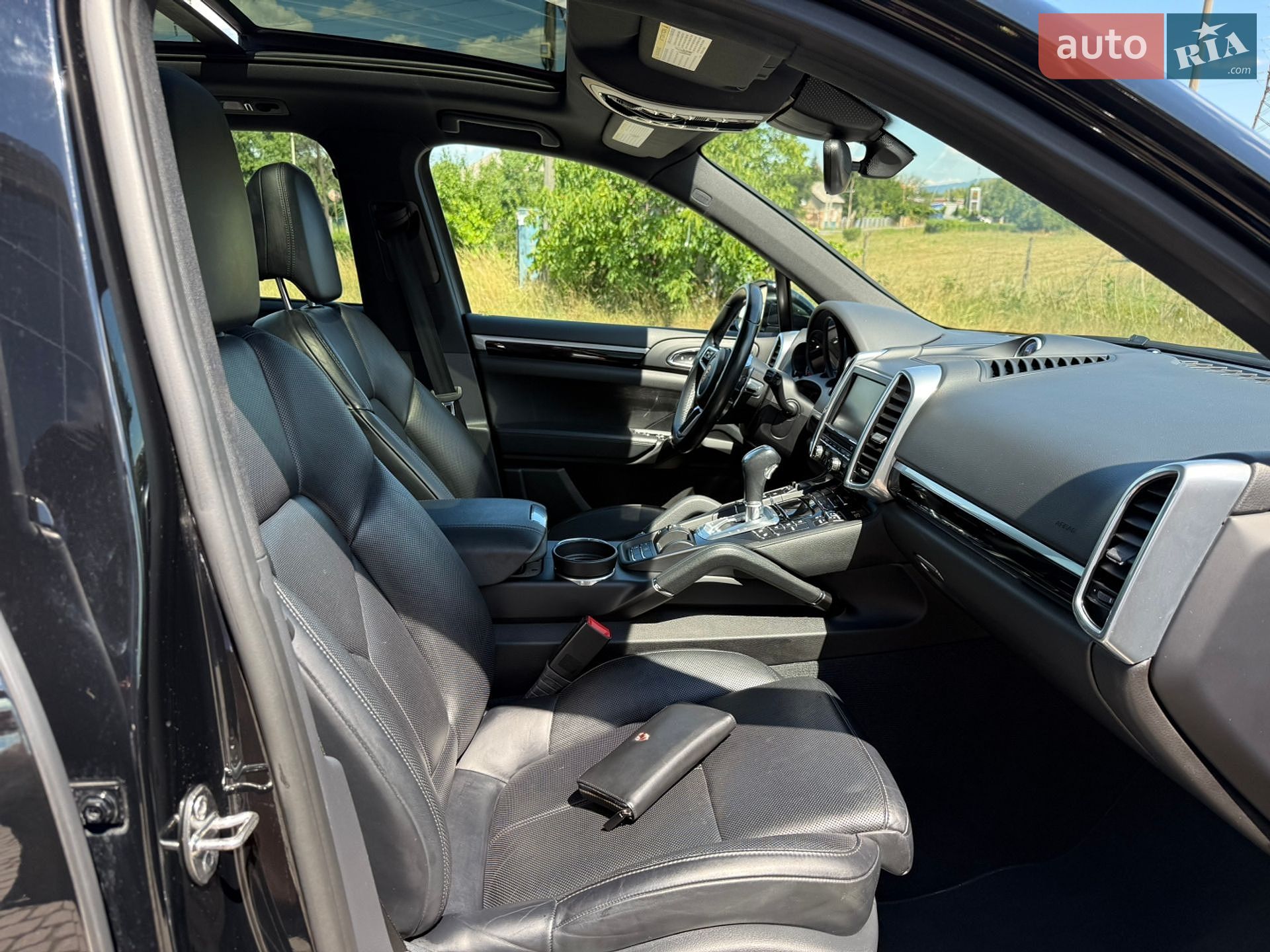 Porsche Cayenne 2015 VIN WP1AA2A22GLA06452 фото оголошення 28 з 44