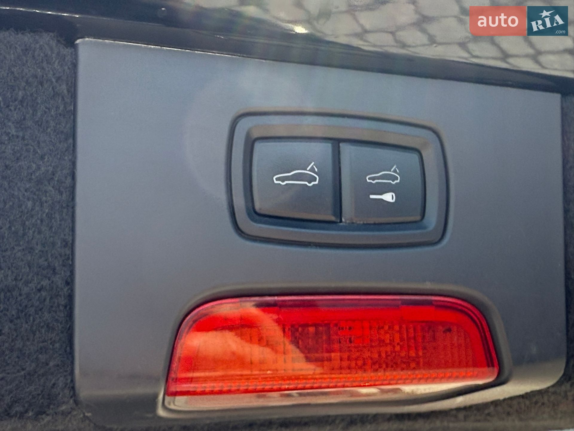 Porsche Cayenne 2015 VIN WP1AA2A22GLA06452 фото оголошення 40 з 44