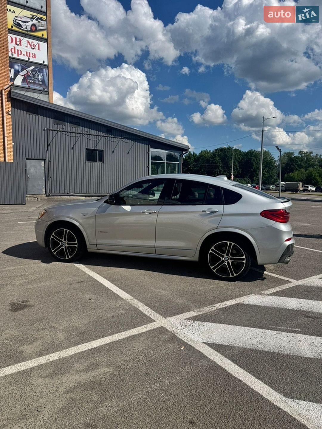 BMW X4 2016 VIN 5UXXW3C52H0R23256 фото оголошення 5 з 15