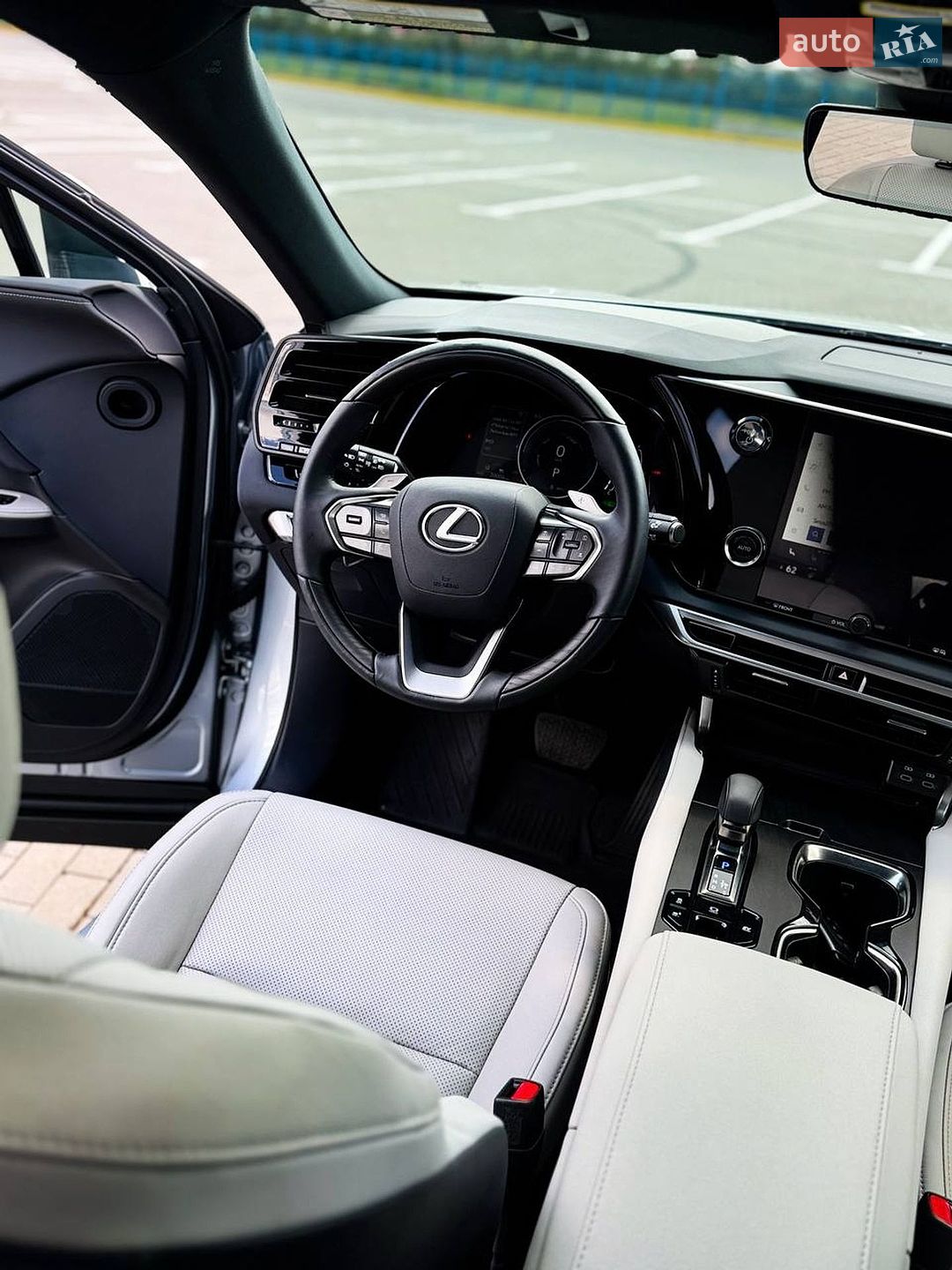 Lexus RX 2024 VIN 2T2BBMCA8RC032188 фото оголошення 9 з 22