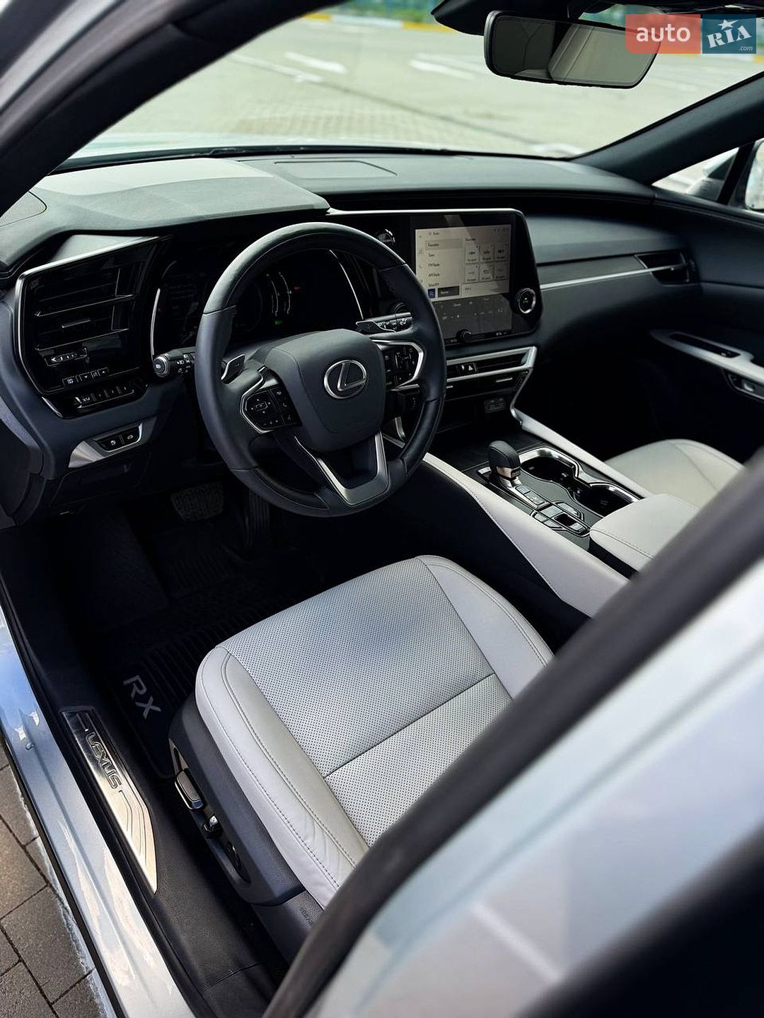 Lexus RX 2024 VIN 2T2BBMCA8RC032188 фото оголошення 10 з 22
