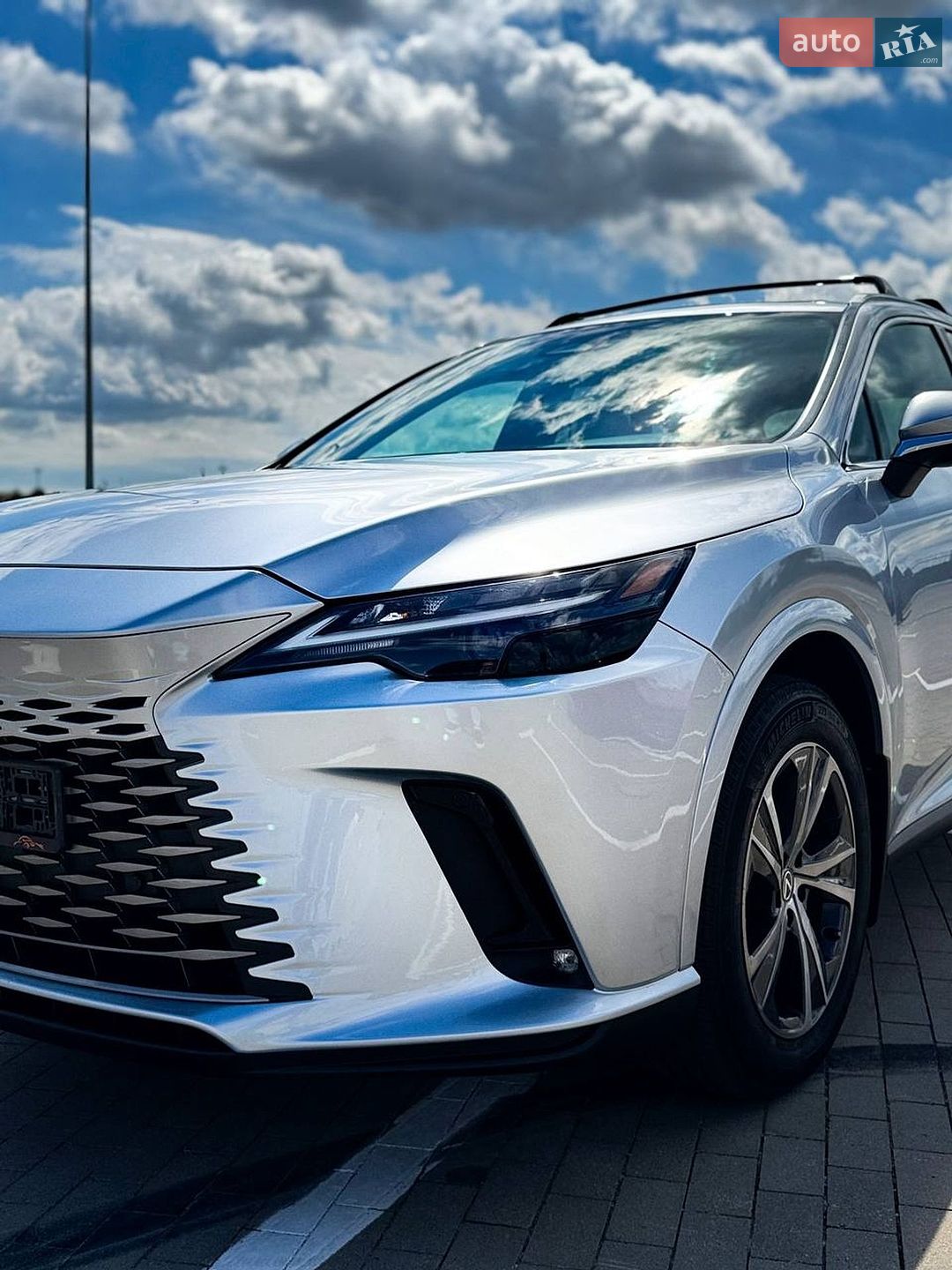 Lexus RX 2024 VIN 2T2BBMCA8RC032188 фото оголошення 3 з 22