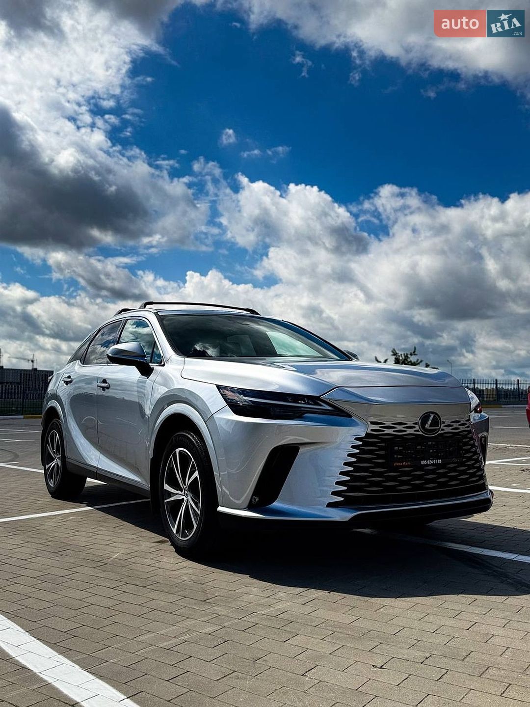 Lexus RX 2024 VIN 2T2BBMCA8RC032188 фото оголошення 4 з 22