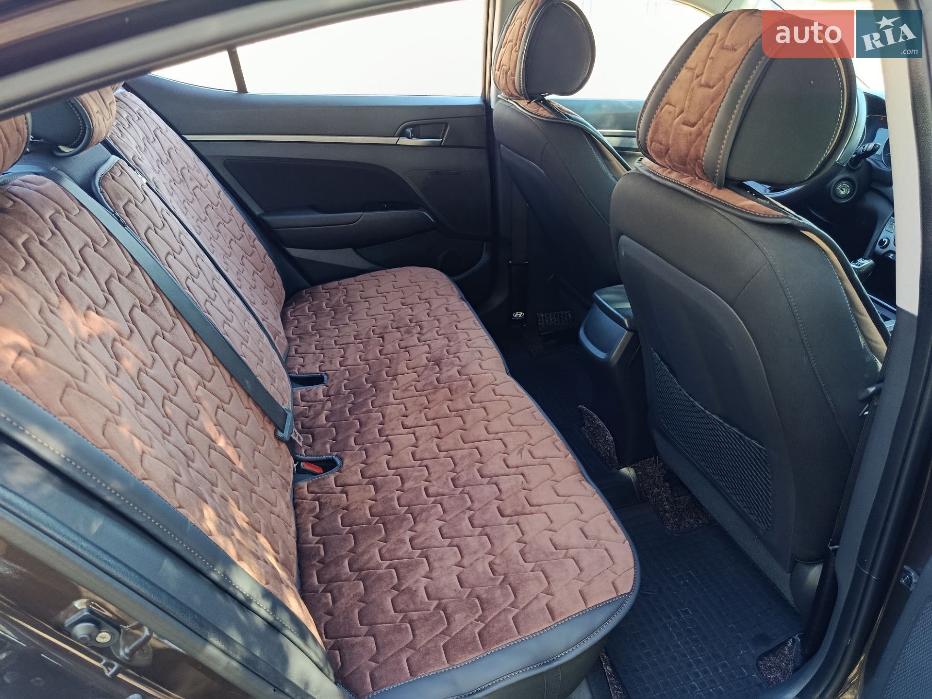 Hyundai Elantra 2018 VIN KMHD841CAJU760881 фото оголошення 9 з 10