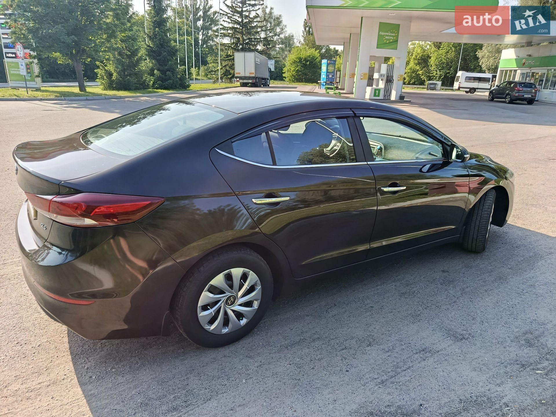 Hyundai Elantra 2018 VIN KMHD841CAJU760881 фото оголошення 5 з 10
