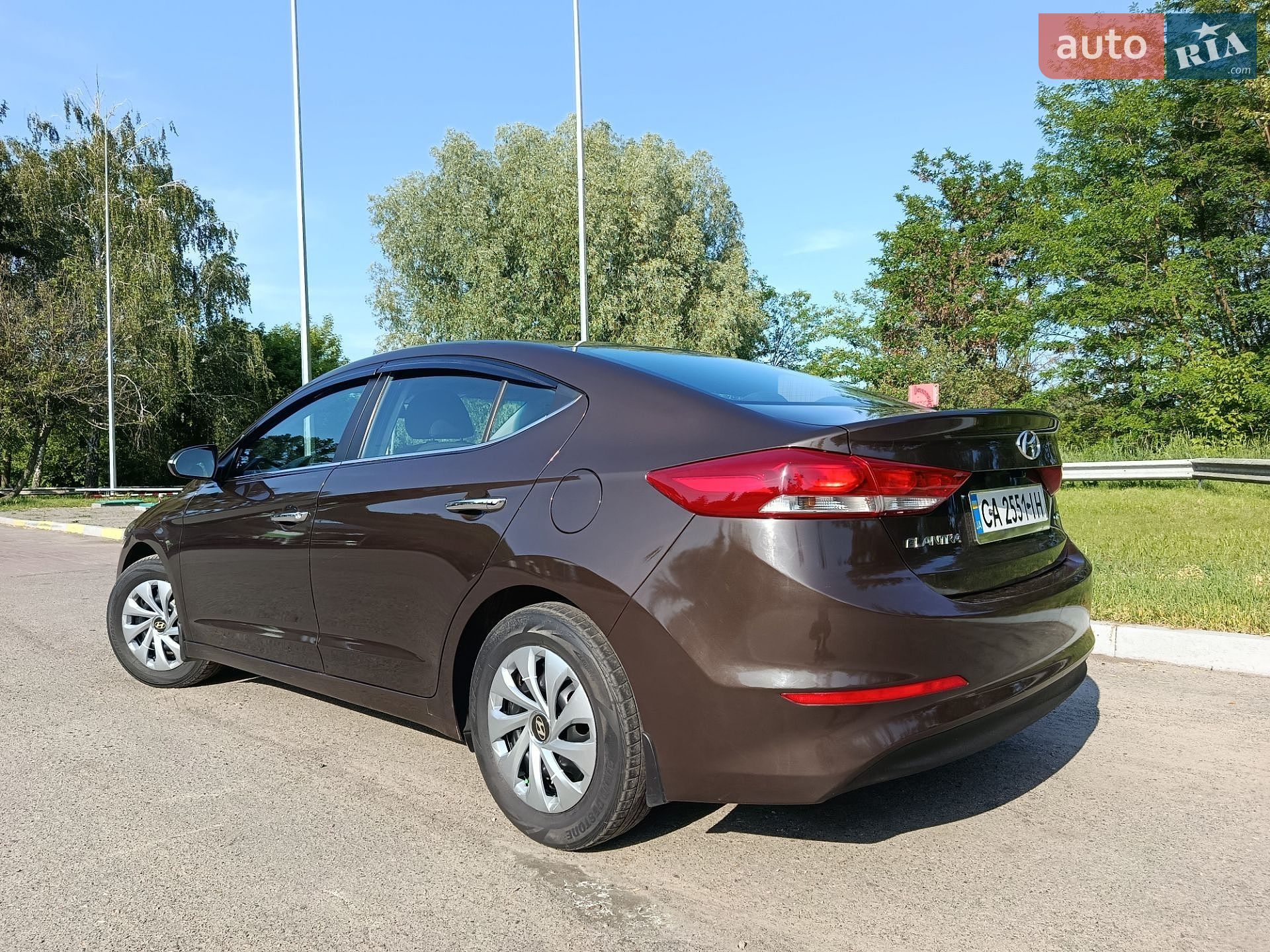 Hyundai Elantra 2018 VIN KMHD841CAJU760881 фото оголошення 3 з 10