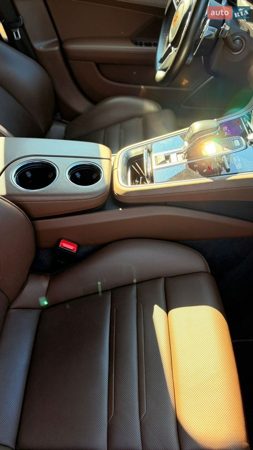 Porsche Panamera 2019 VIN WP0ZZZ97ZKL140472 фото оголошення 43 з 48
