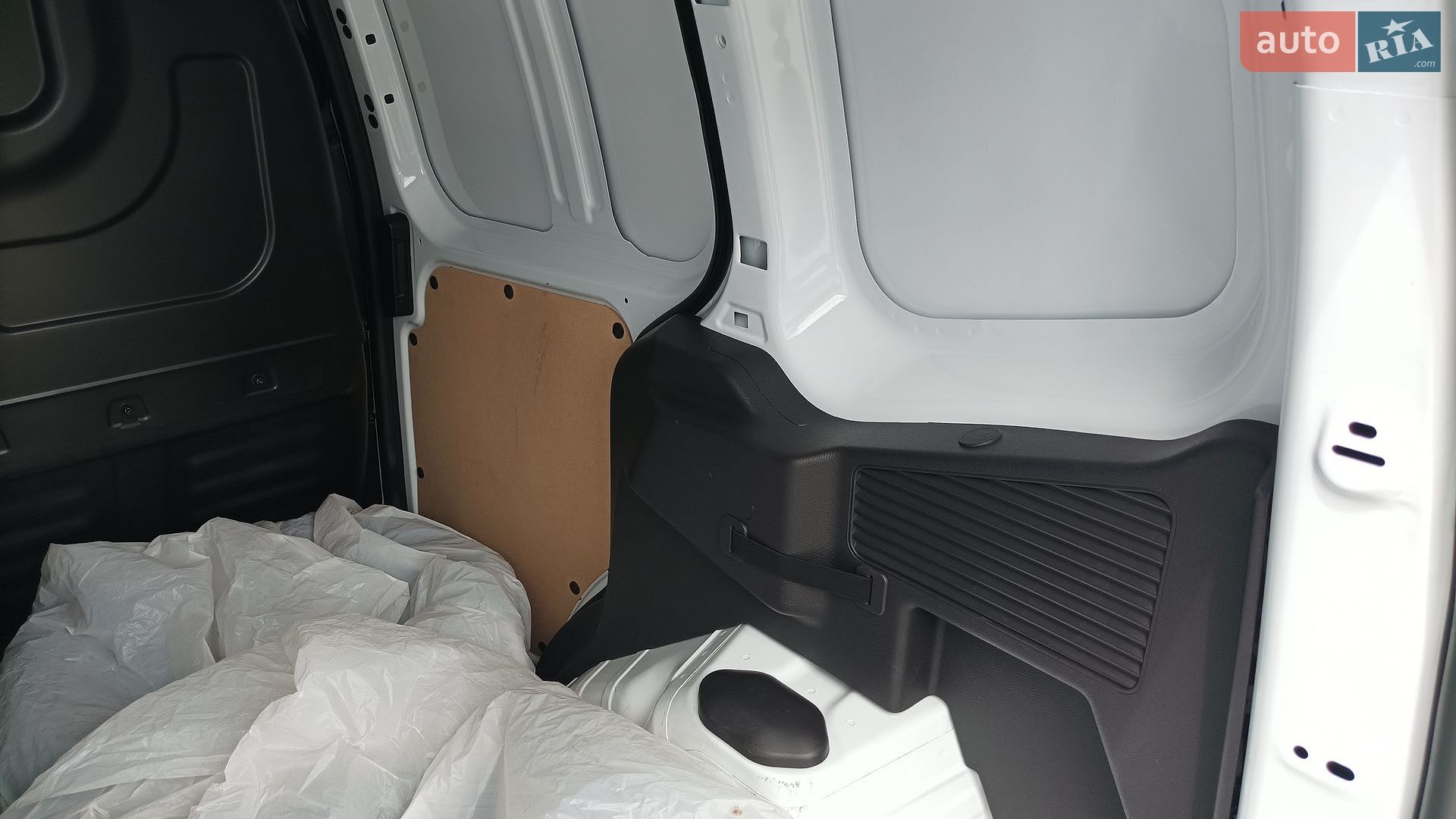Ford Transit Courier 2021 VIN WF0WXXTACWMK14881 фото оголошення 30 з 42