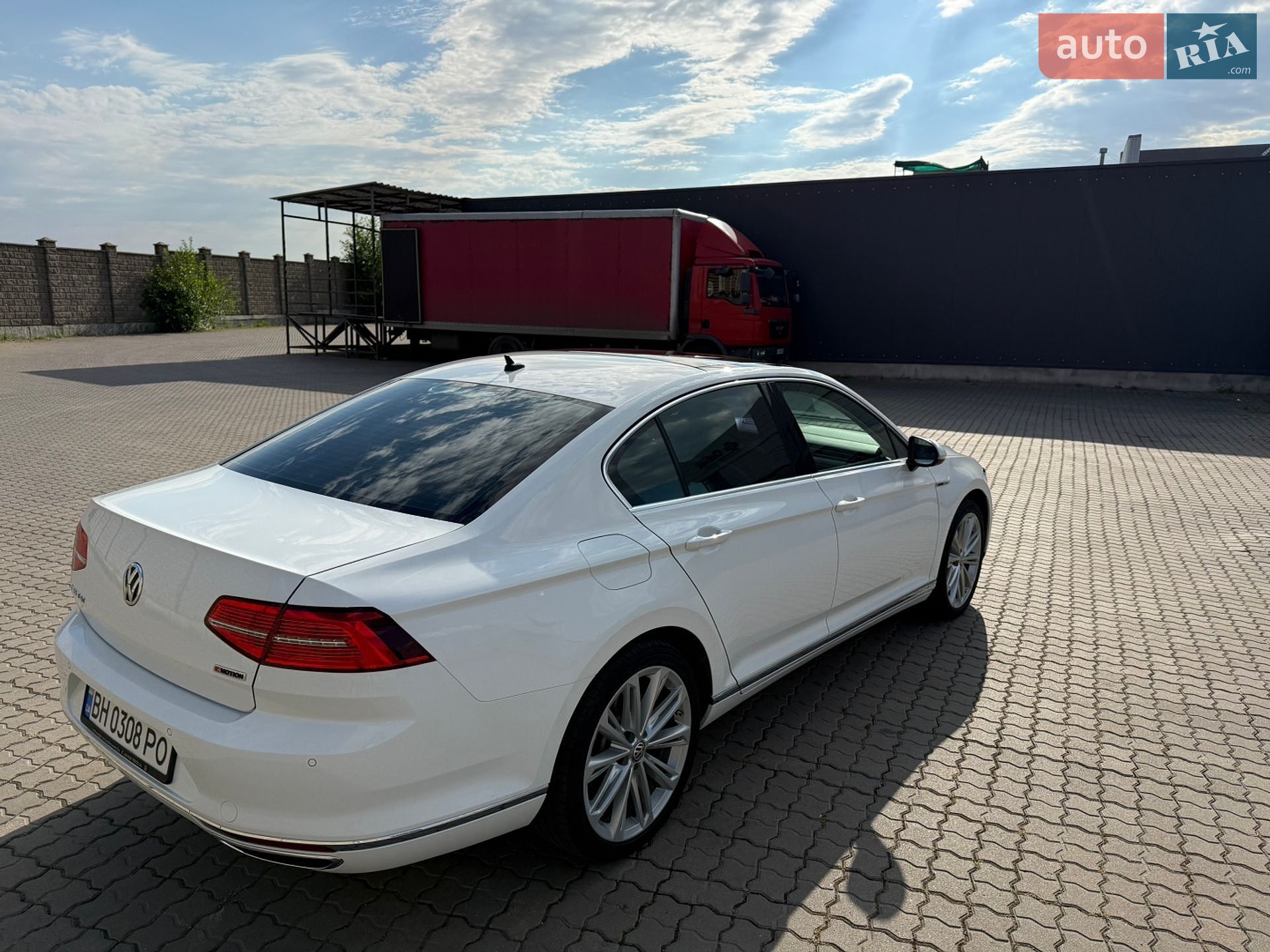 Volkswagen Passat 2018 VIN WVWZZZ3CZJE148194 фото оголошення 10 з 41
