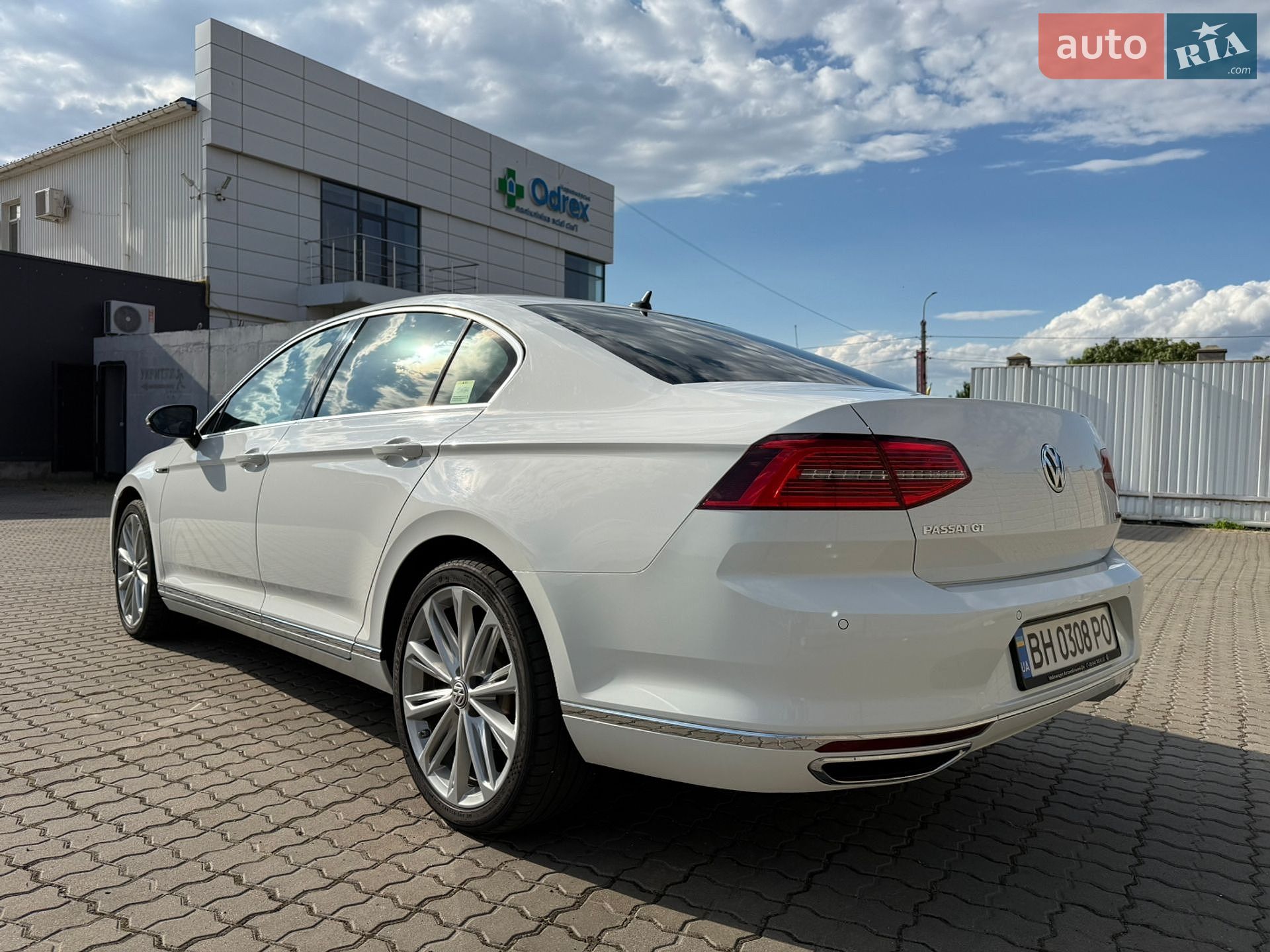 Volkswagen Passat 2018 VIN WVWZZZ3CZJE148194 фото оголошення 11 з 41