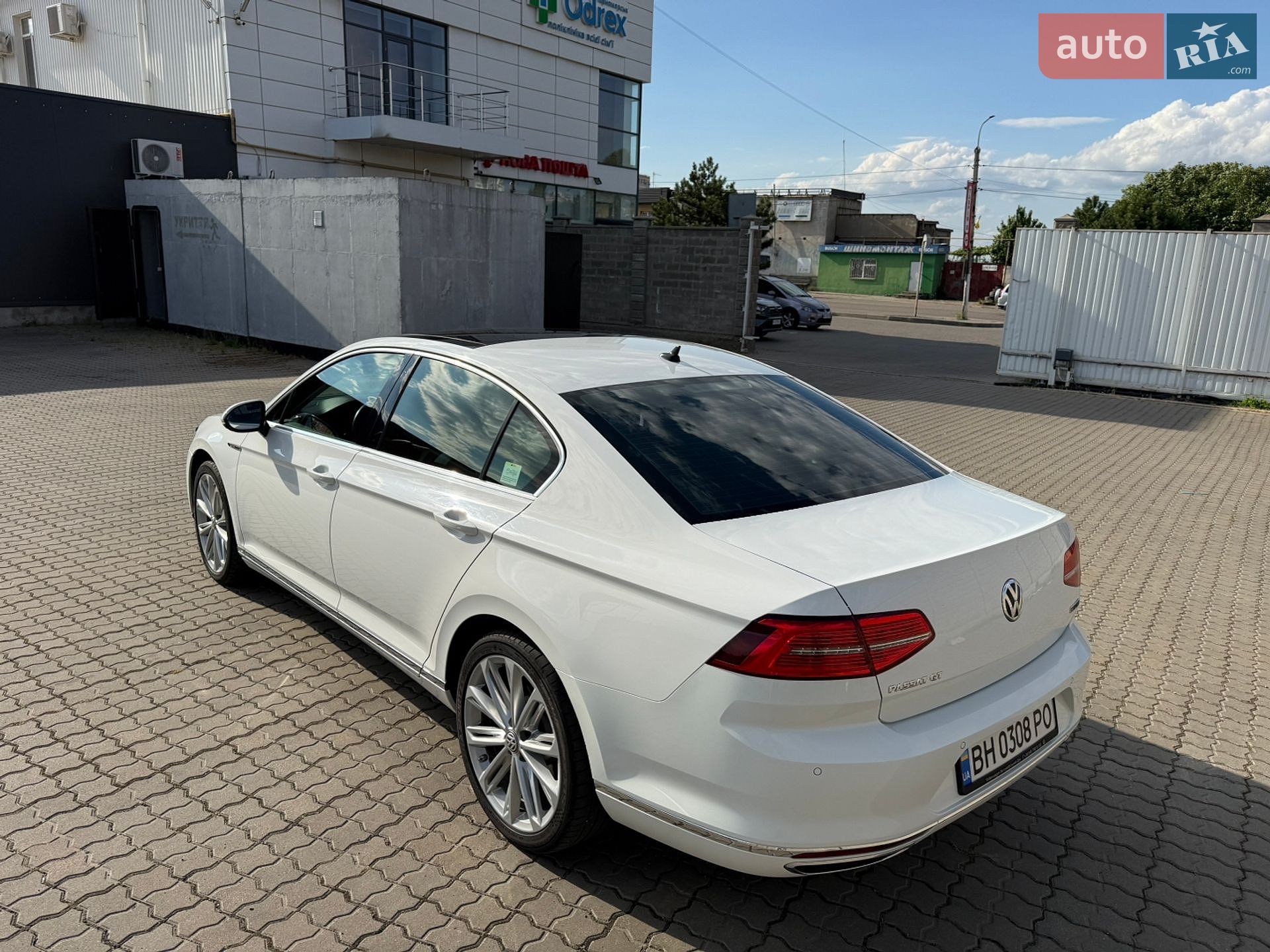 Volkswagen Passat 2018 VIN WVWZZZ3CZJE148194 фото оголошення 12 з 41