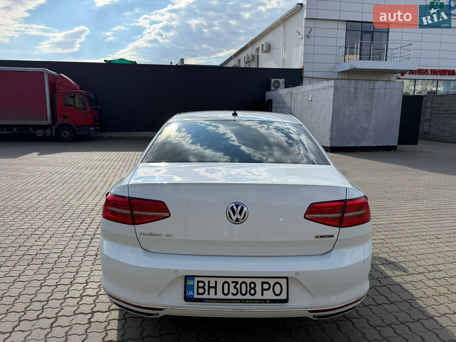 Volkswagen Passat 2018 VIN WVWZZZ3CZJE148194 фото оголошення 14 з 41