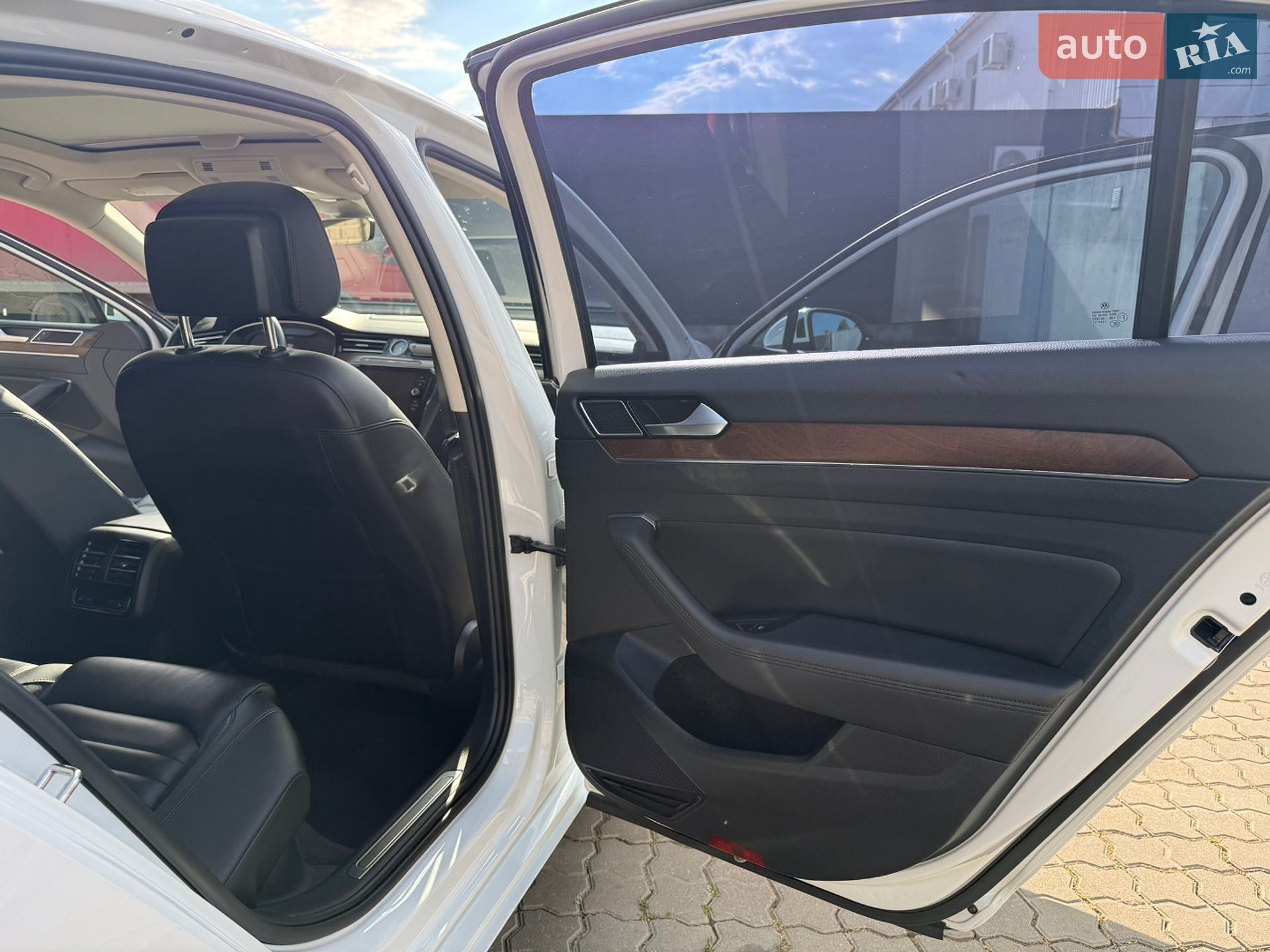 Volkswagen Passat 2018 VIN WVWZZZ3CZJE148194 фото оголошення 22 з 41
