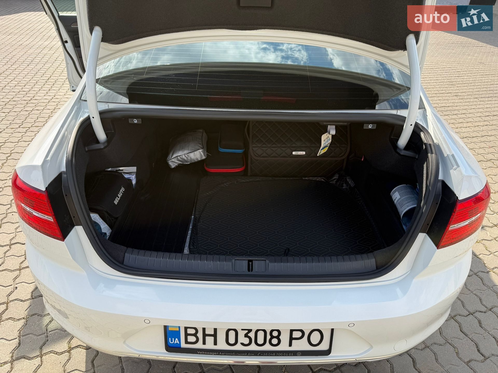 Volkswagen Passat 2018 VIN WVWZZZ3CZJE148194 фото оголошення 25 з 41