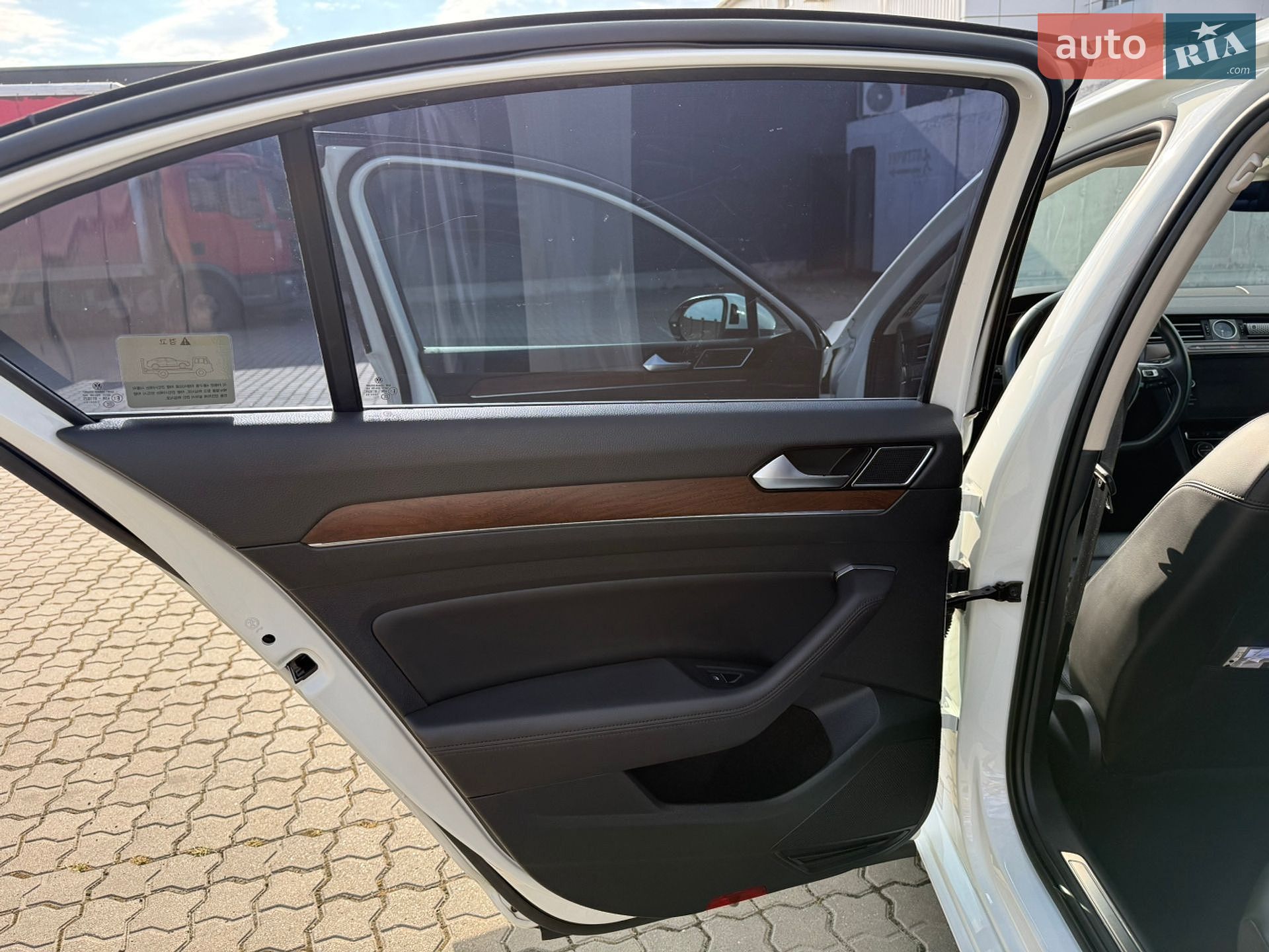 Volkswagen Passat 2018 VIN WVWZZZ3CZJE148194 фото оголошення 27 з 41