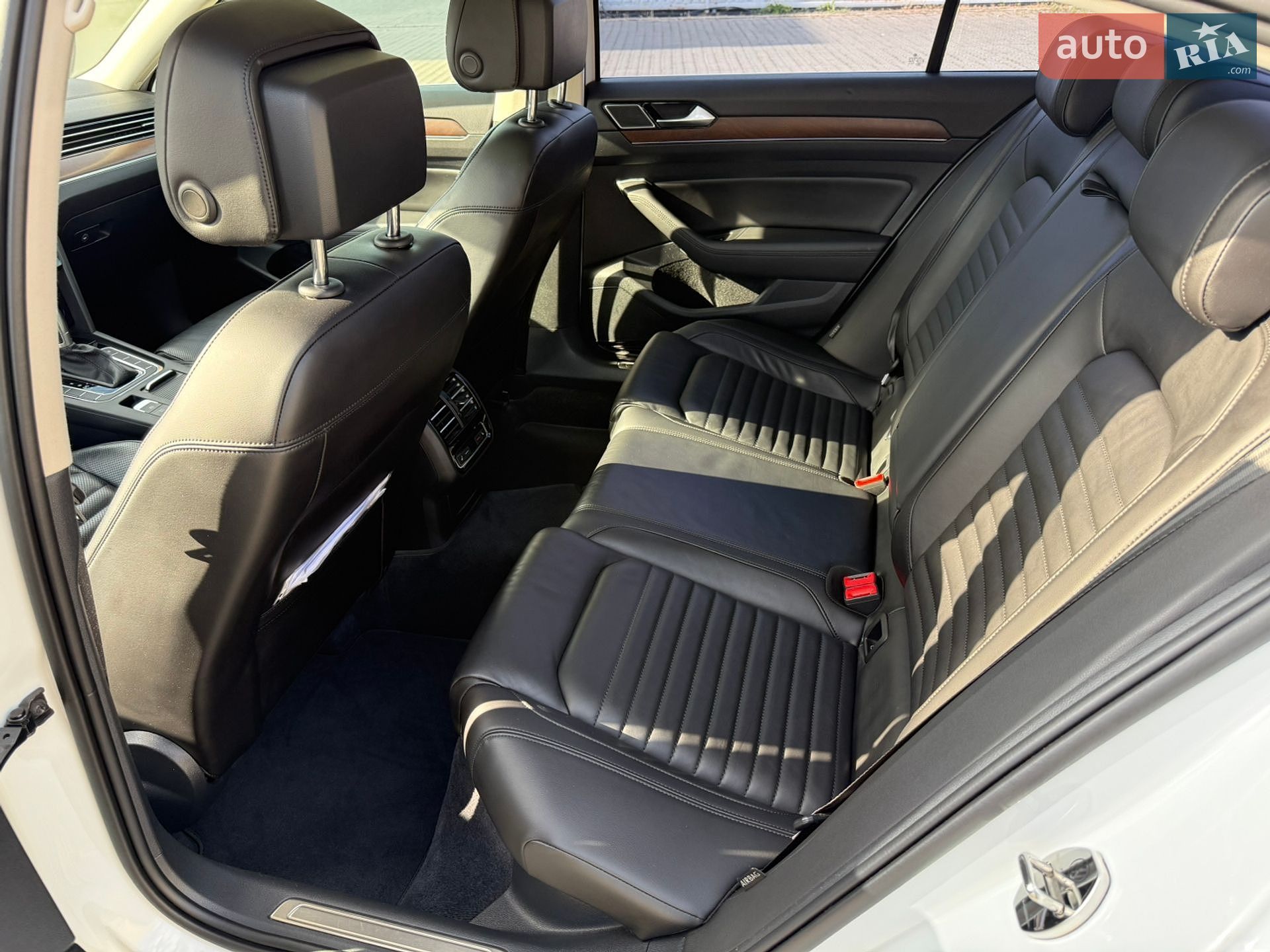 Volkswagen Passat 2018 VIN WVWZZZ3CZJE148194 фото оголошення 28 з 41