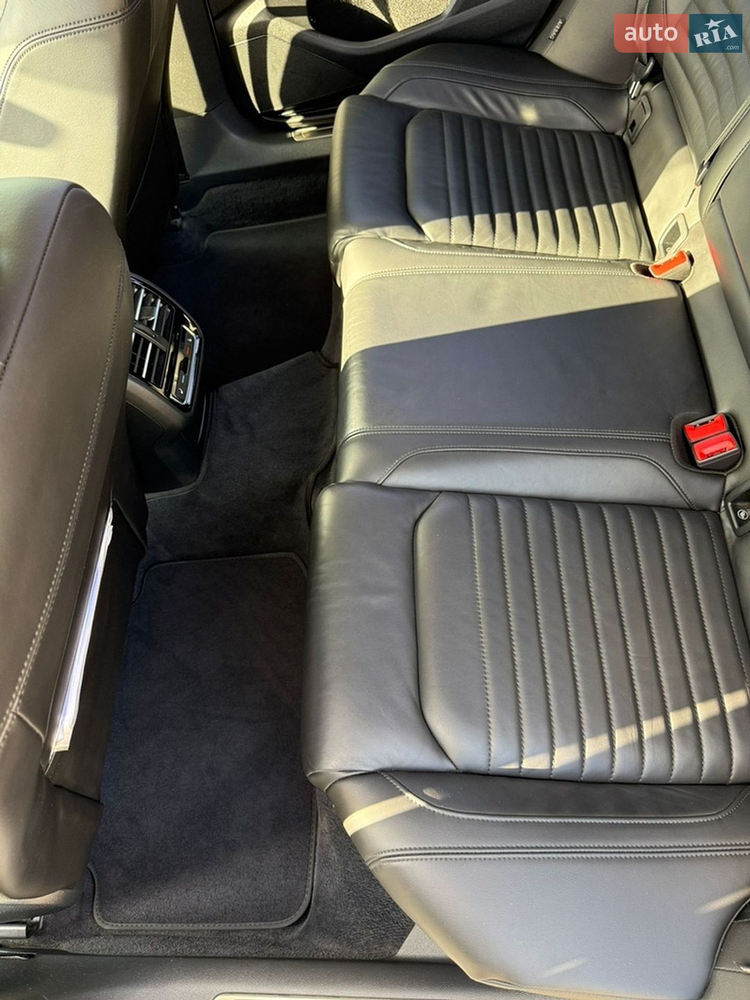 Volkswagen Passat 2018 VIN WVWZZZ3CZJE148194 фото оголошення 30 з 41