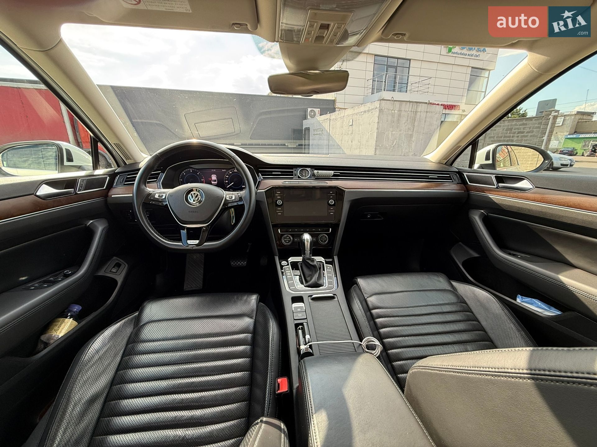 Volkswagen Passat 2018 VIN WVWZZZ3CZJE148194 фото оголошення 32 з 41