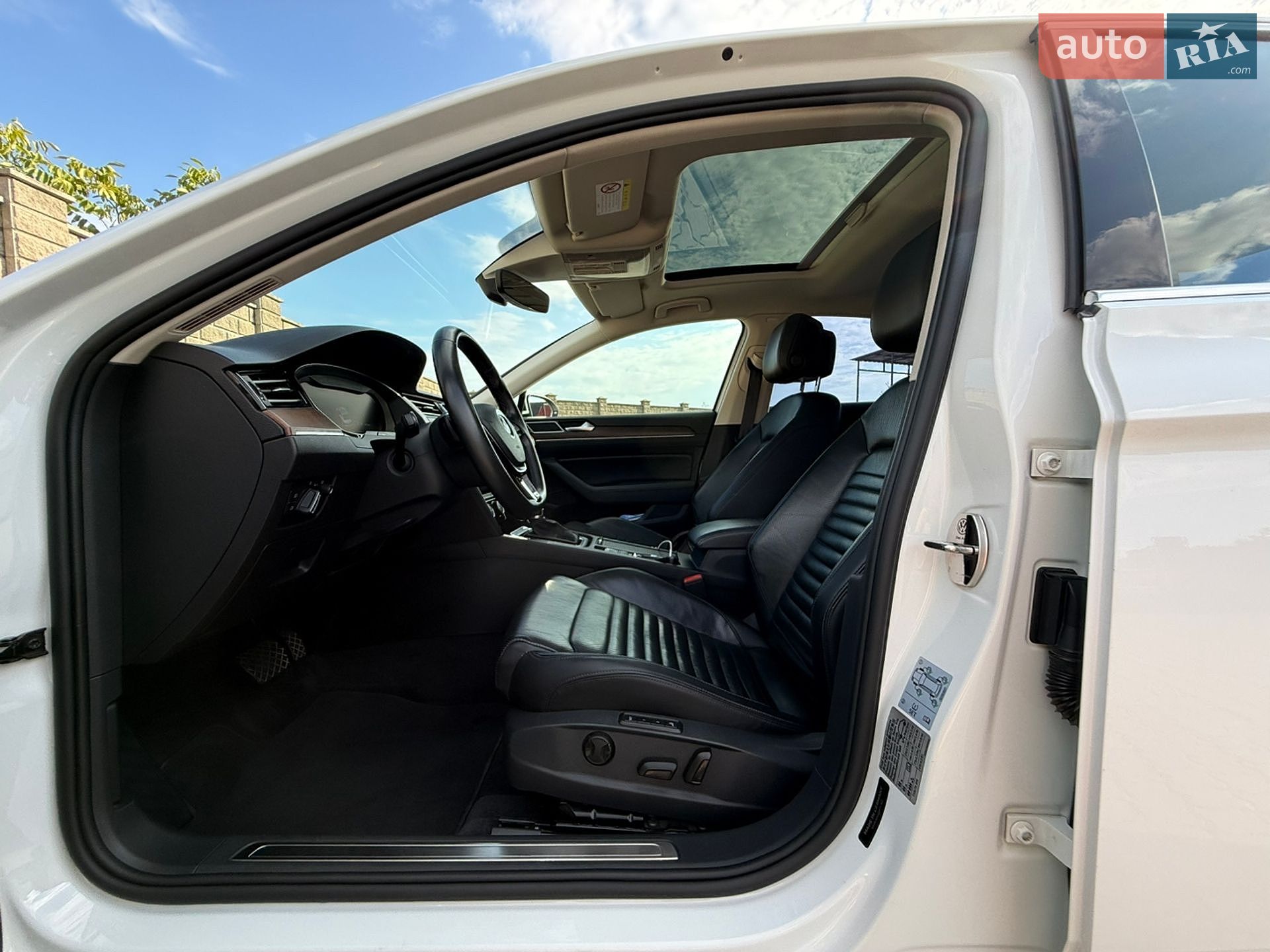 Volkswagen Passat 2018 VIN WVWZZZ3CZJE148194 фото оголошення 36 з 41