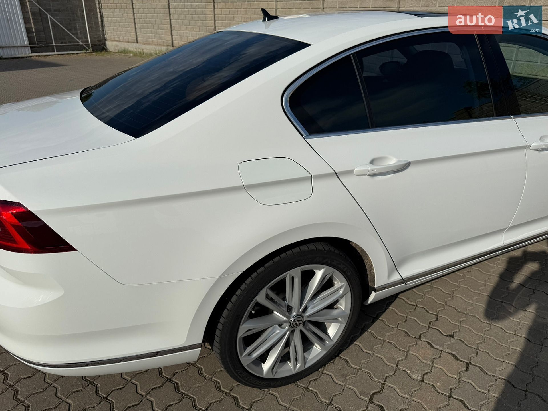 Volkswagen Passat 2018 VIN WVWZZZ3CZJE148194 фото оголошення 7 з 41