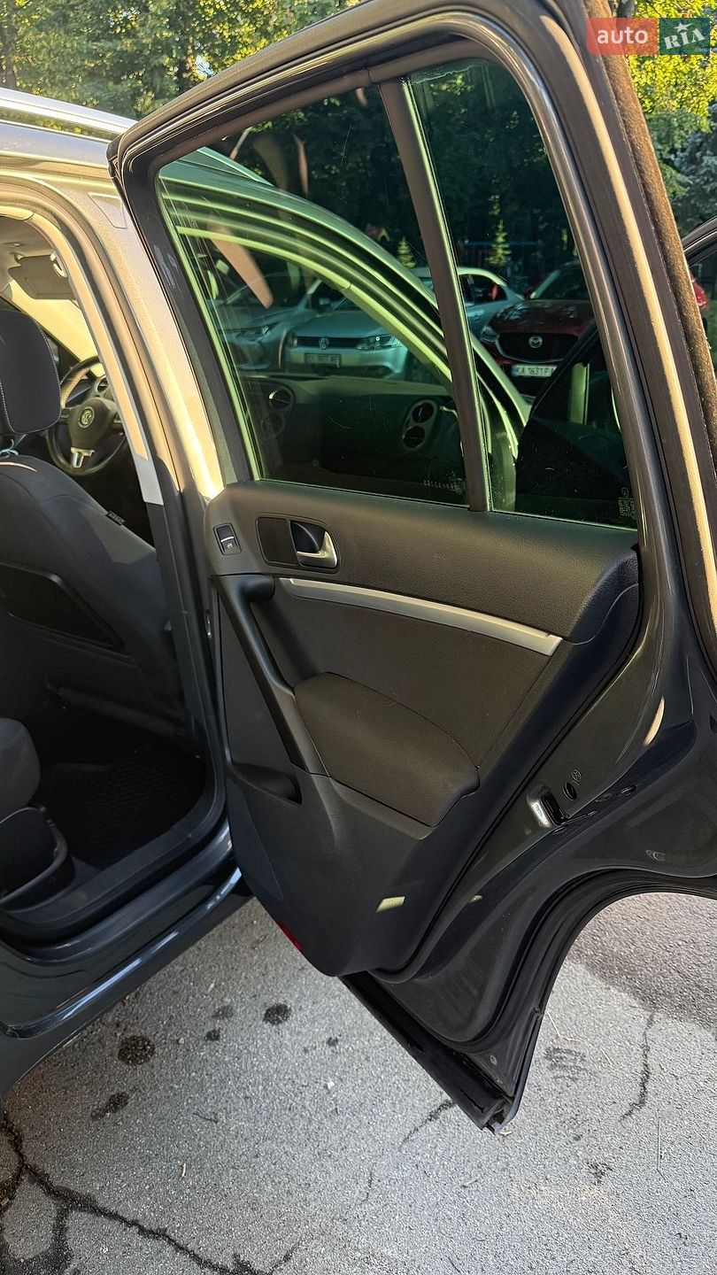 Volkswagen Tiguan 2015 VIN WVGZZZ5NZFW093269 фото оголошення 18 з 28