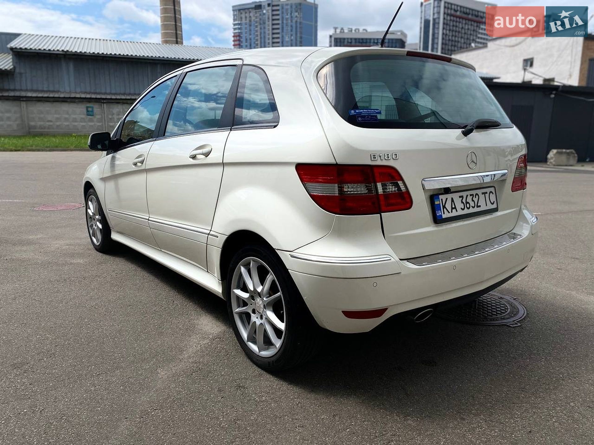 Mercedes-Benz B-Class 2010 VIN WDD2452322J625059 фото оголошення 5 з 34