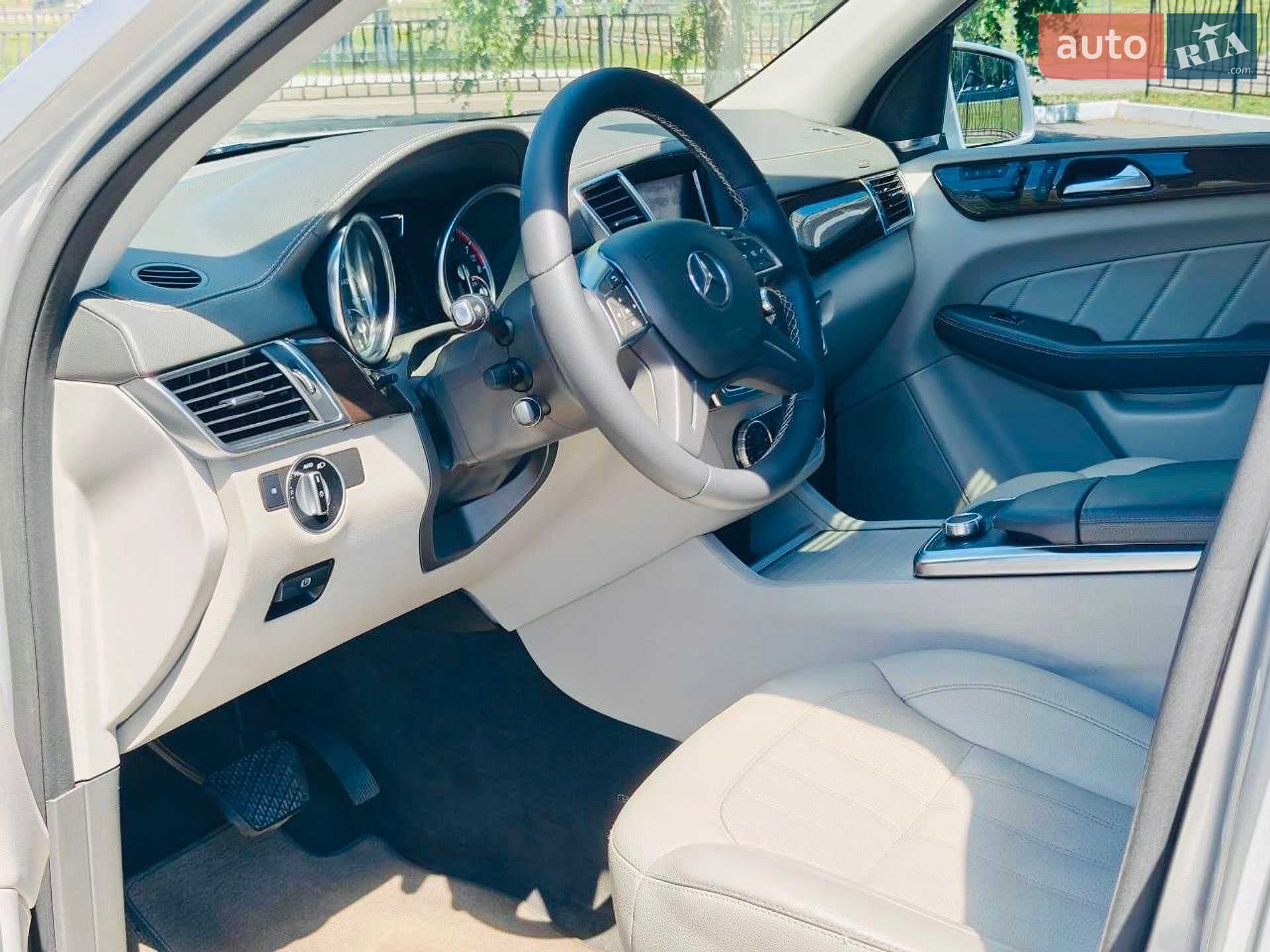 Mercedes-Benz GL-Class 2015 VIN 4JGDF6EE0FA519295 фото оголошення 5 з 18