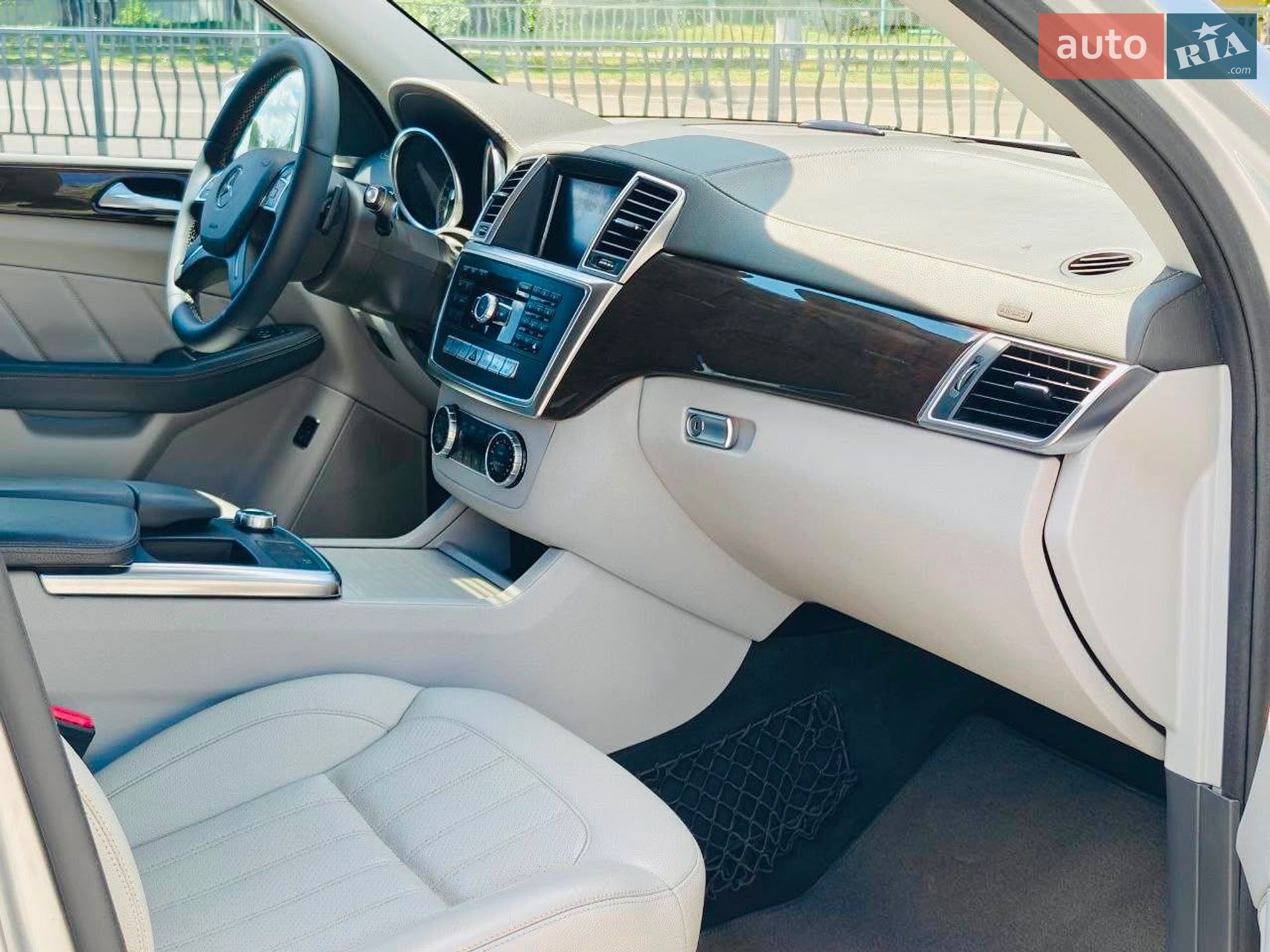 Mercedes-Benz GL-Class 2015 VIN 4JGDF6EE0FA519295 фото оголошення 7 з 18
