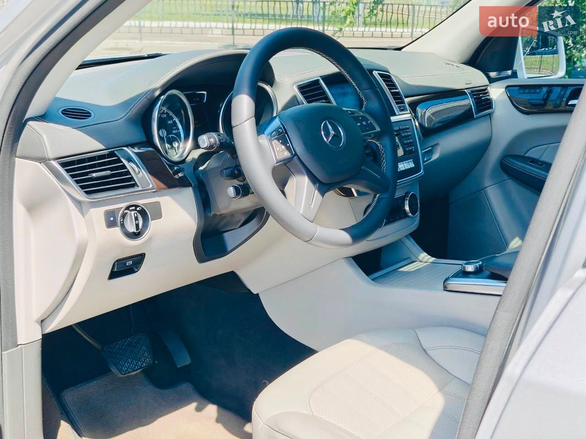 Mercedes-Benz GL-Class 2015 VIN 4JGDF6EE0FA519295 фото оголошення 12 з 18