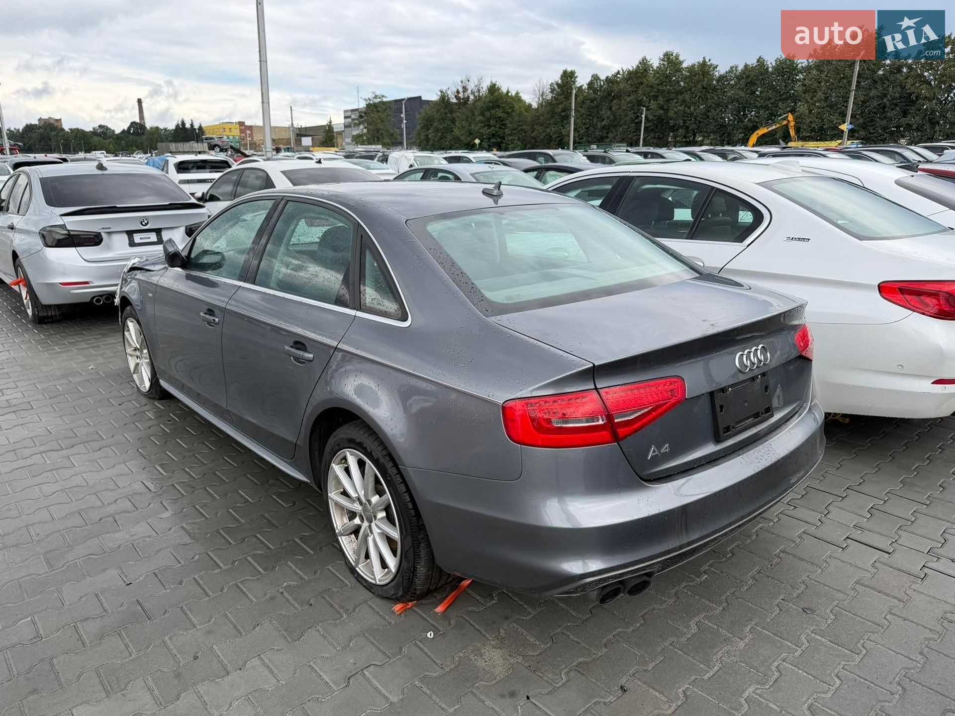 Audi A4 2014 VIN WAUAFAFLXFN025121 фото оголошення 14 з 17
