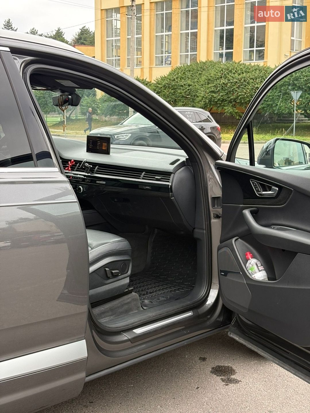 Audi Q7 2018 VIN WA1LAAF78KD000080 фото оголошення 6 з 30