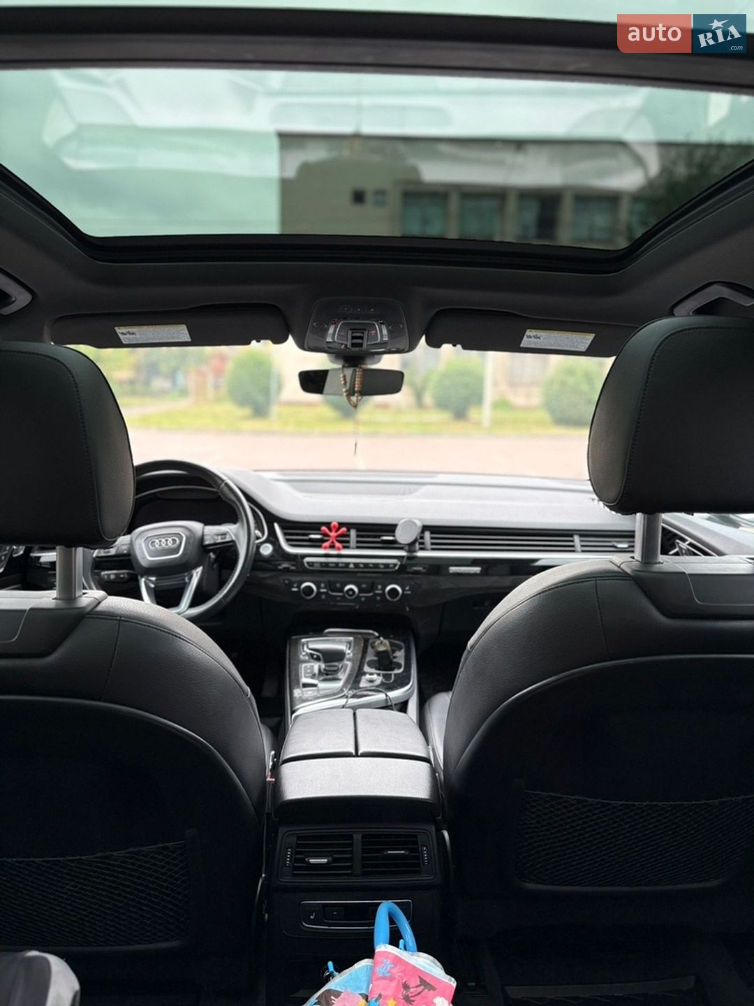 Audi Q7 2018 VIN WA1LAAF78KD000080 фото оголошення 17 з 30