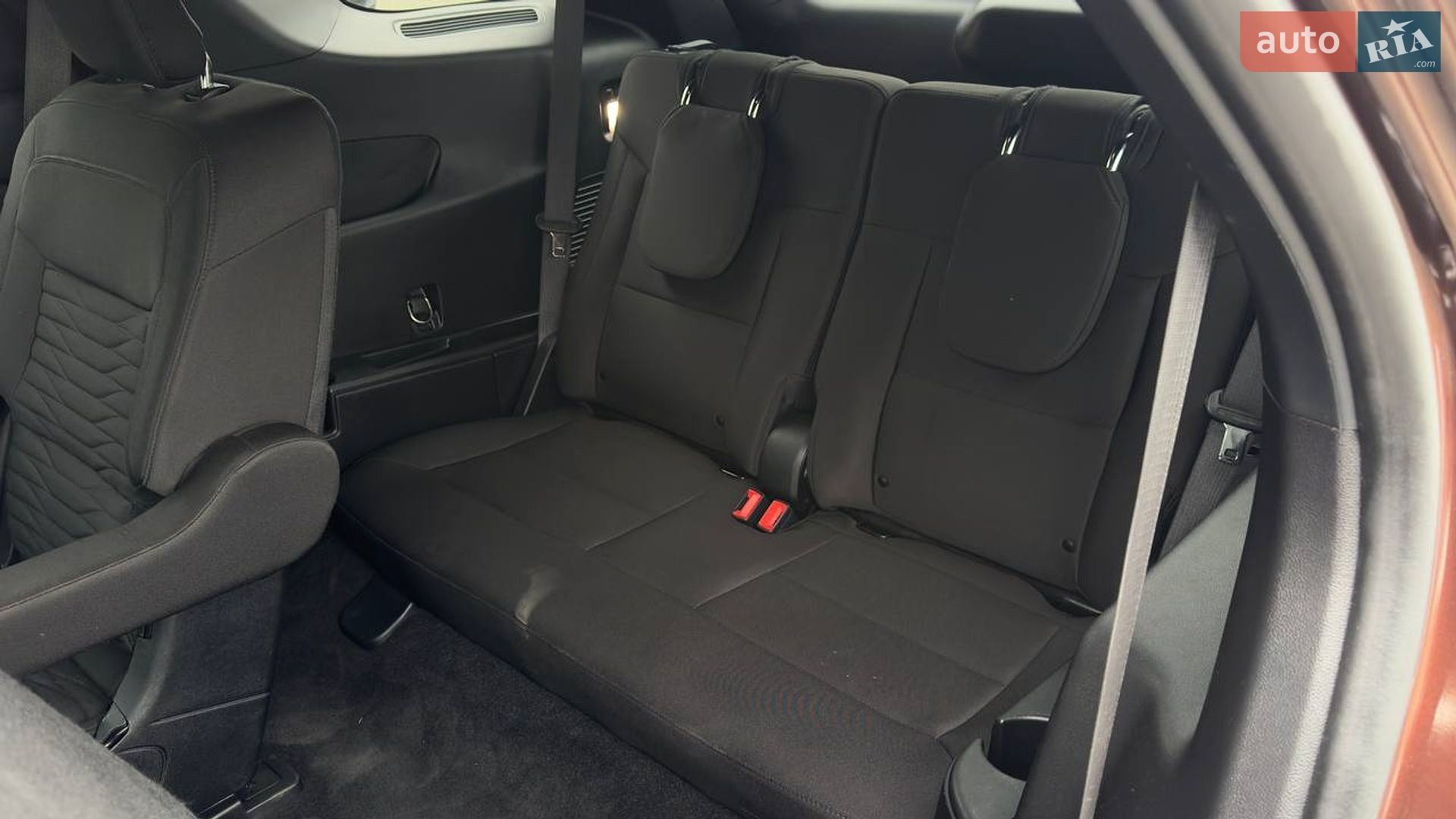Ford Explorer 2020 VIN 1FMSK8DH0LGC06458 фото оголошення 16 з 26