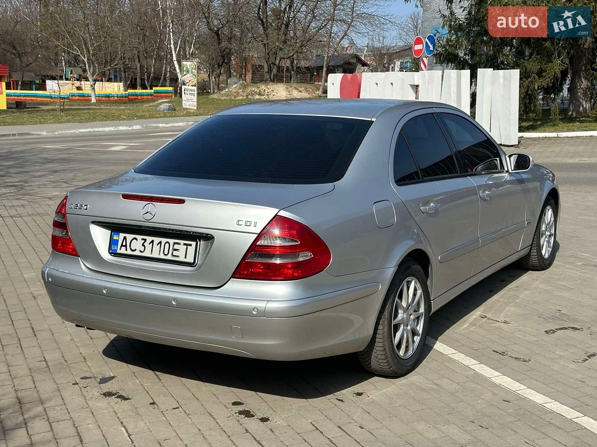Mercedes-Benz E-Class 2005 VIN WDB2110061A748591 фото оголошення 4 з 11