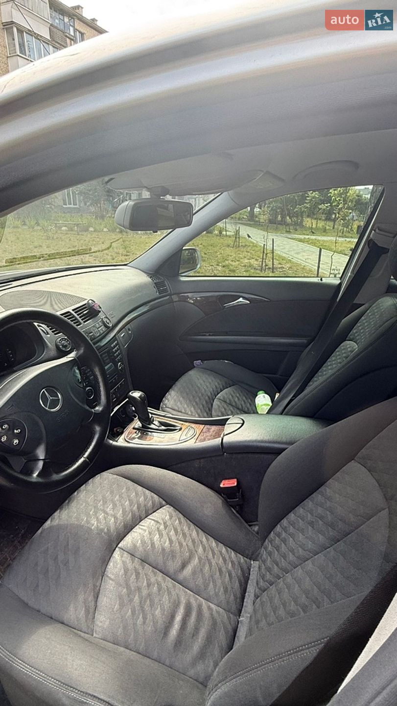 Mercedes-Benz E-Class 2005 VIN WDB2110061A748591 фото оголошення 10 з 11