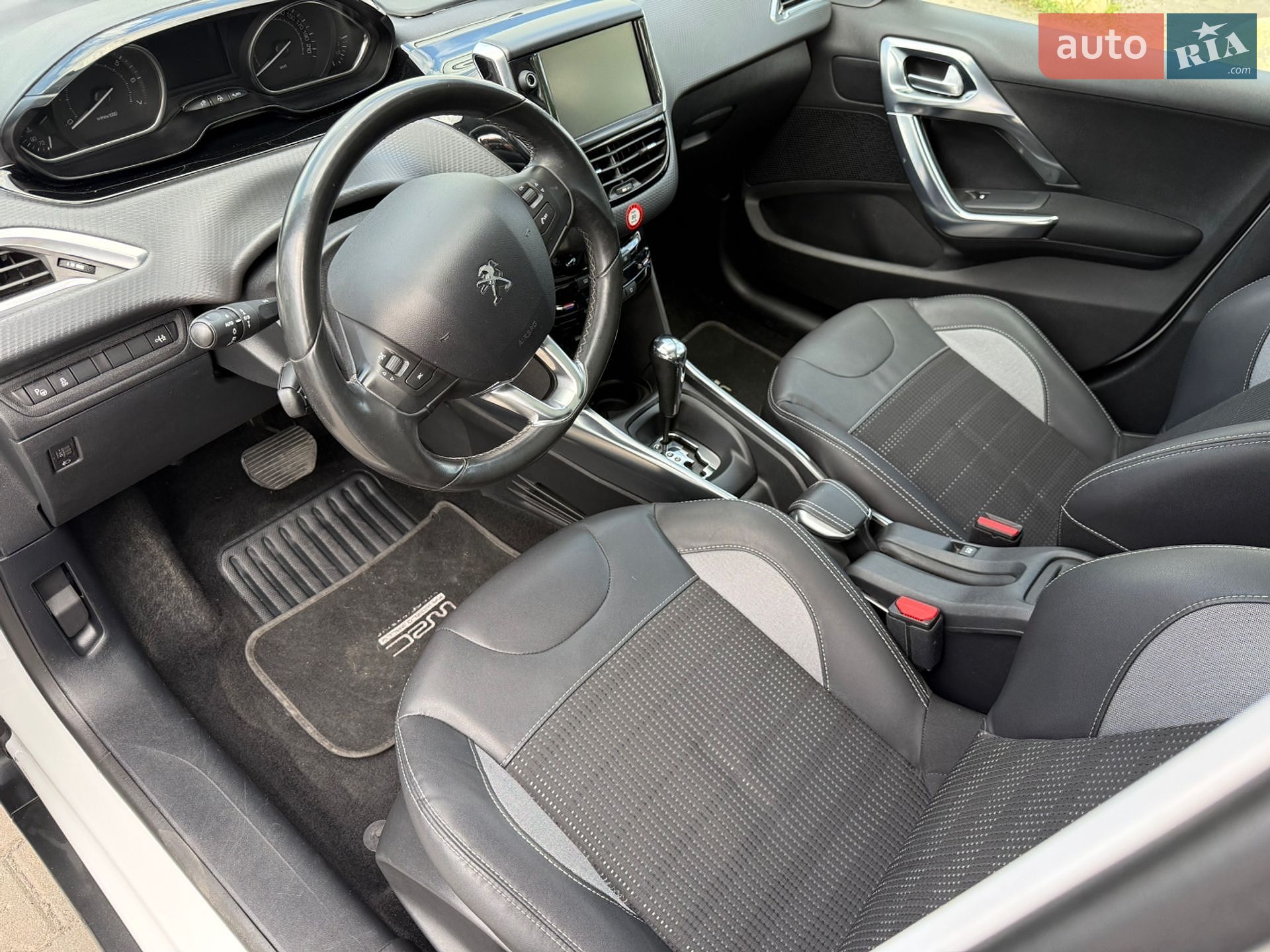 Peugeot 2008 2014 VIN VF3CU5FS9EY011545 фото оголошення 3 з 15