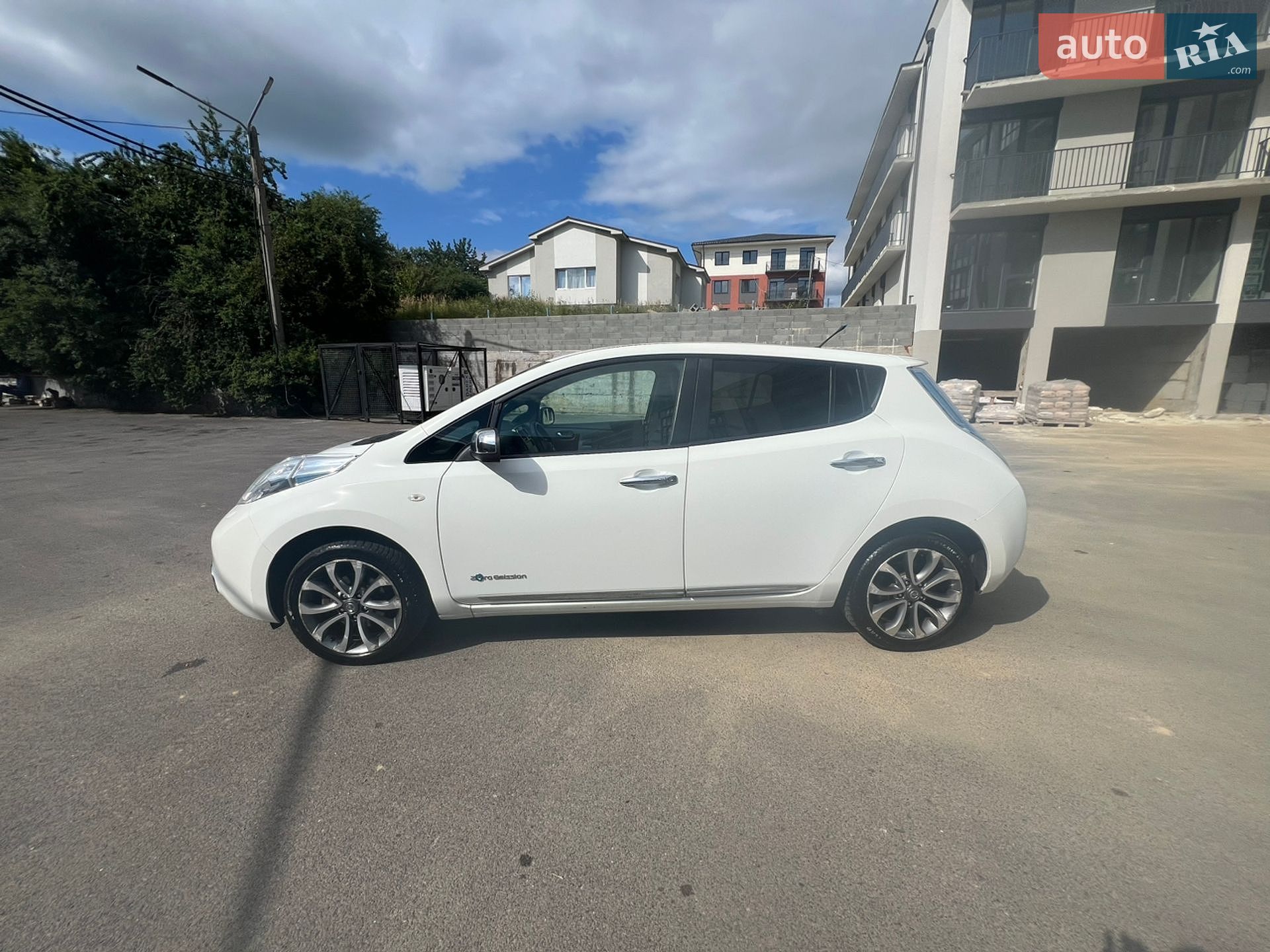 Nissan Leaf 2013 VIN SJNFAAZE0U6007690 фото оголошення 4 з 45