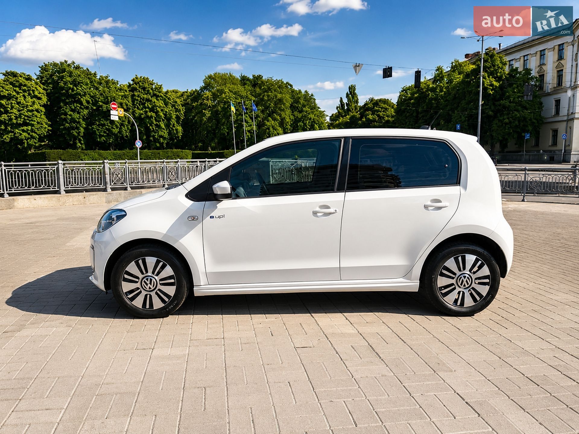 Volkswagen e-Up 2014 VIN WVWZZZAAZED903820 фото оголошення 4 з 18