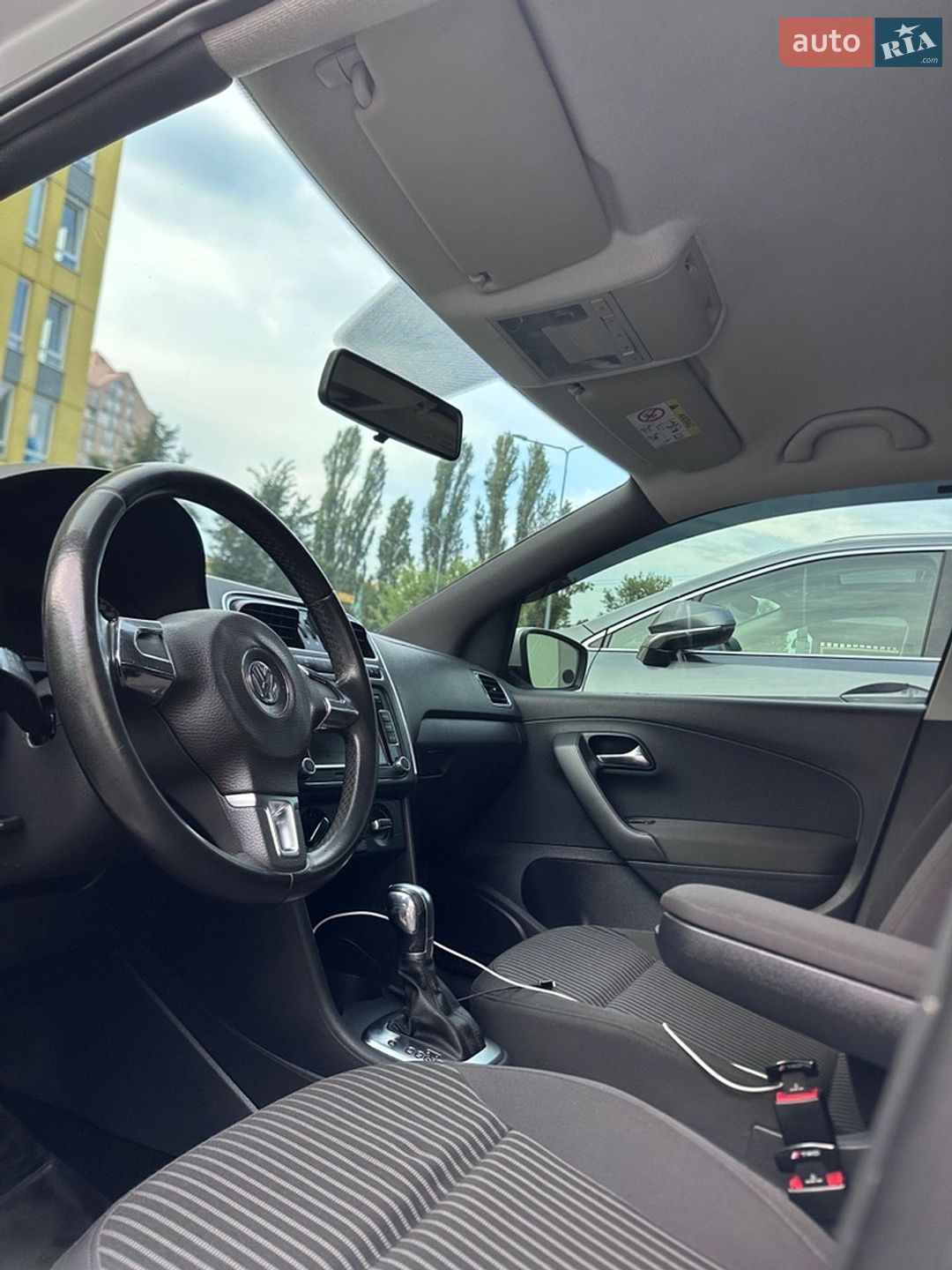 Volkswagen Polo 2017 VIN XW8ZZZ61ZHG051143 фото оголошення 17 з 35