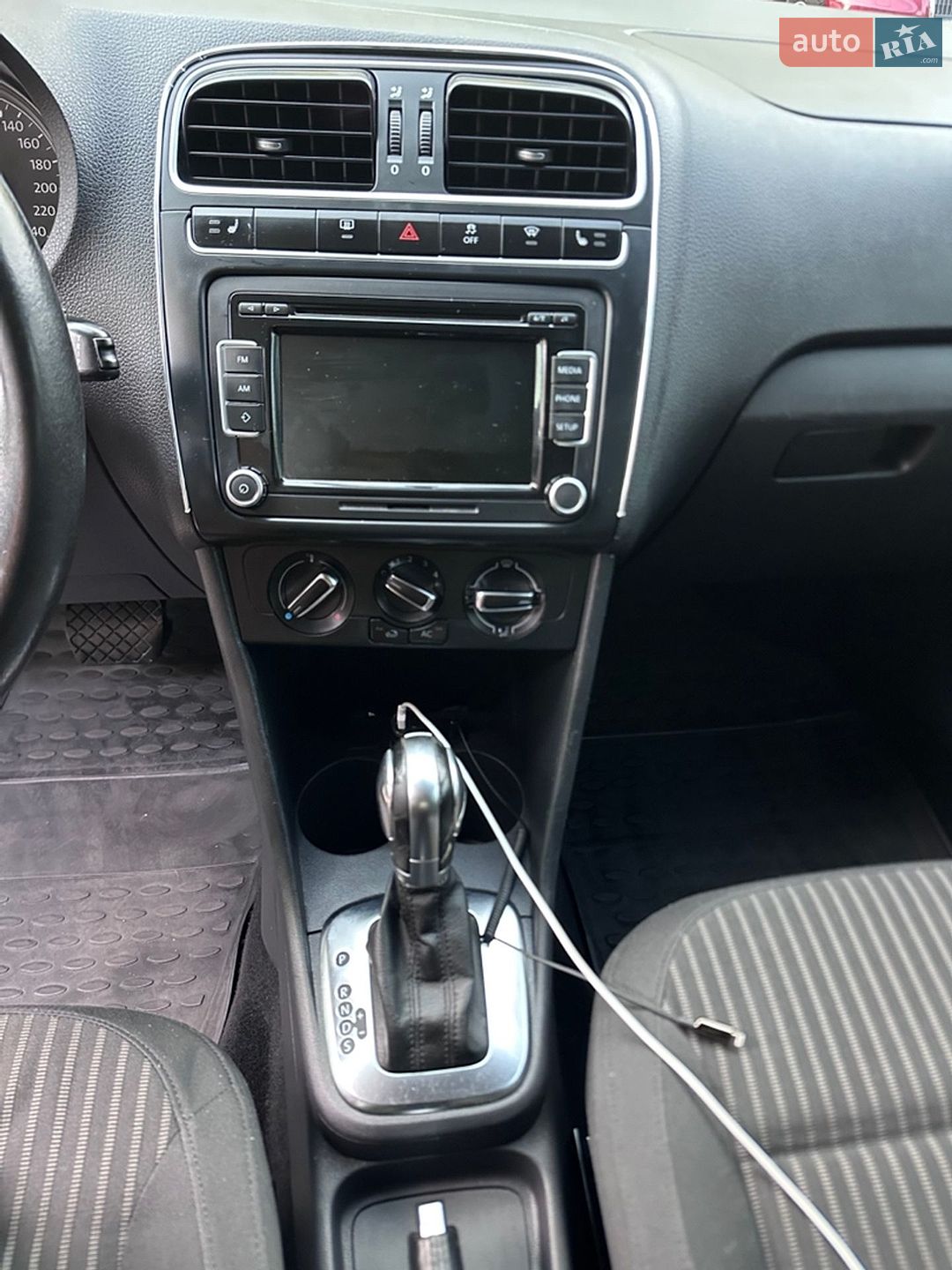 Volkswagen Polo 2017 VIN XW8ZZZ61ZHG051143 фото оголошення 19 з 35