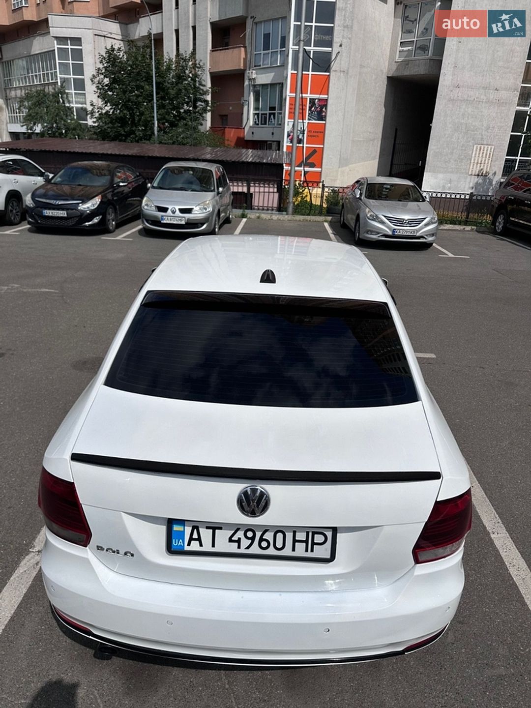 Volkswagen Polo 2017 VIN XW8ZZZ61ZHG051143 фото оголошення 12 з 35