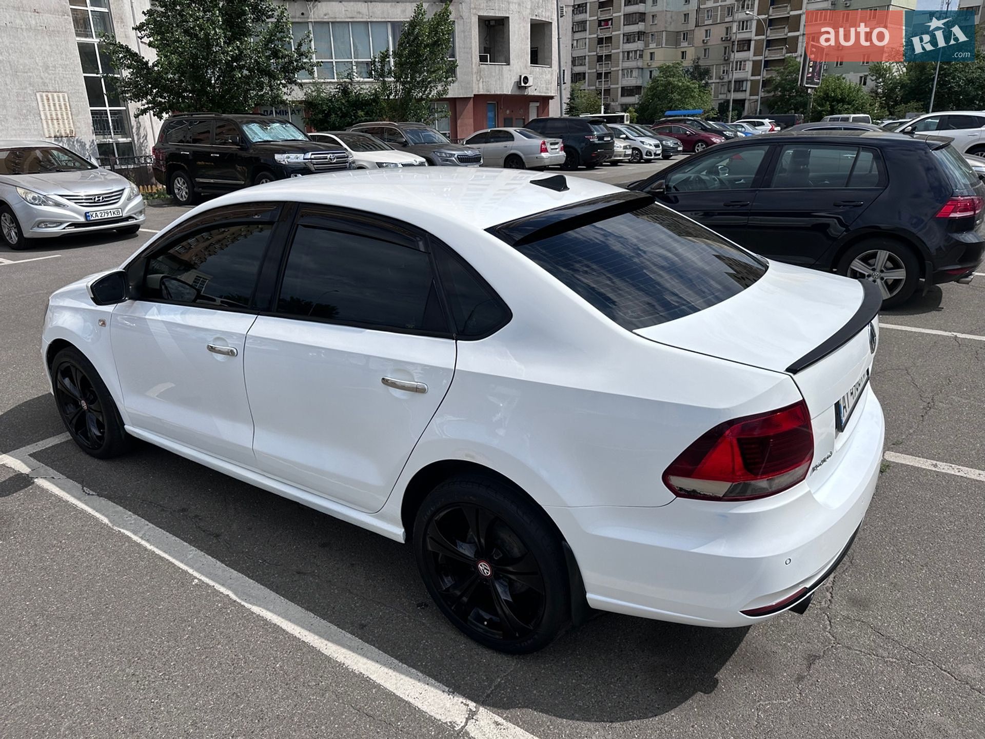 Volkswagen Polo 2017 VIN XW8ZZZ61ZHG051143 фото оголошення 5 з 35